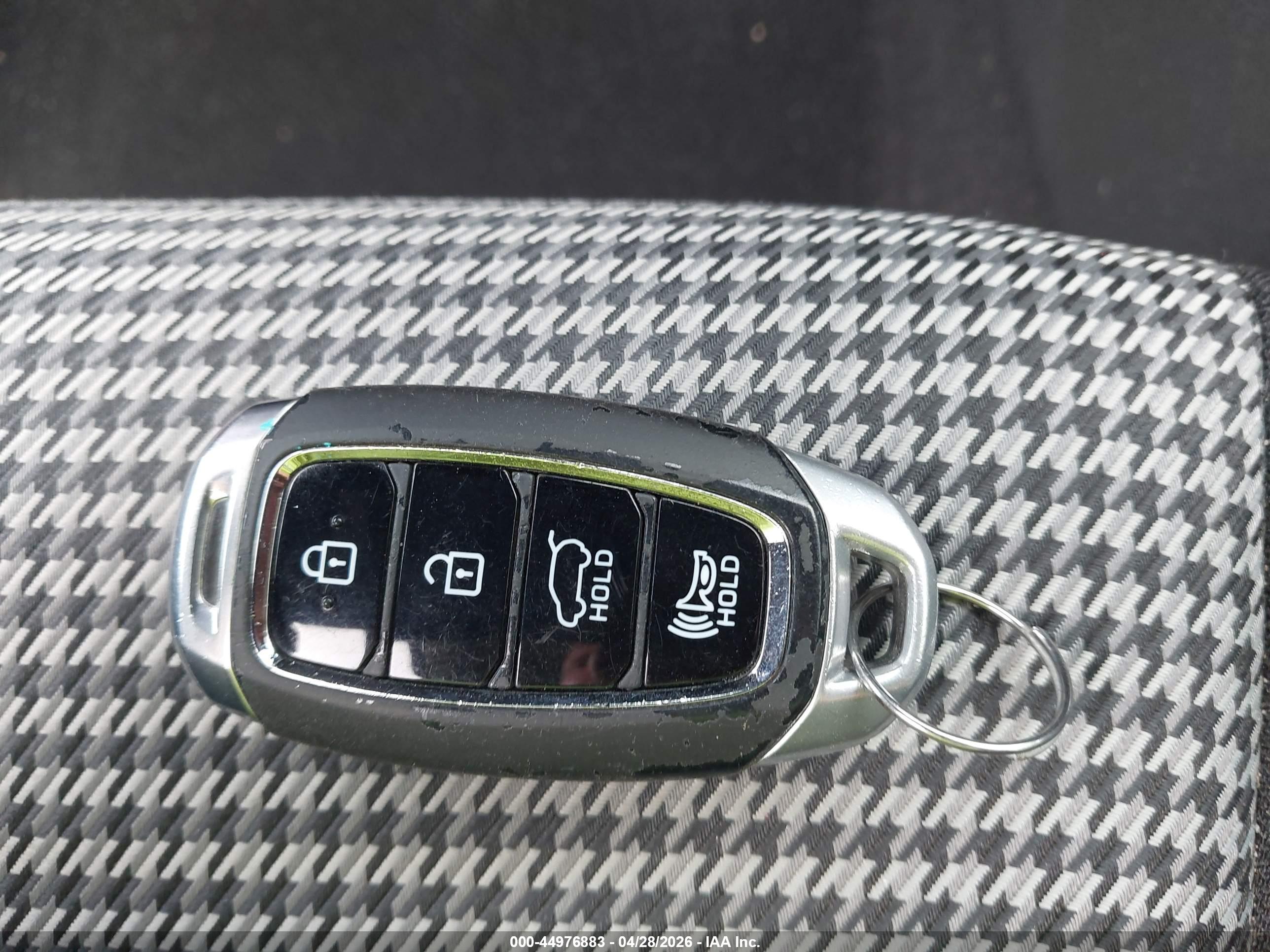 HYUNDAI KONA image 11
