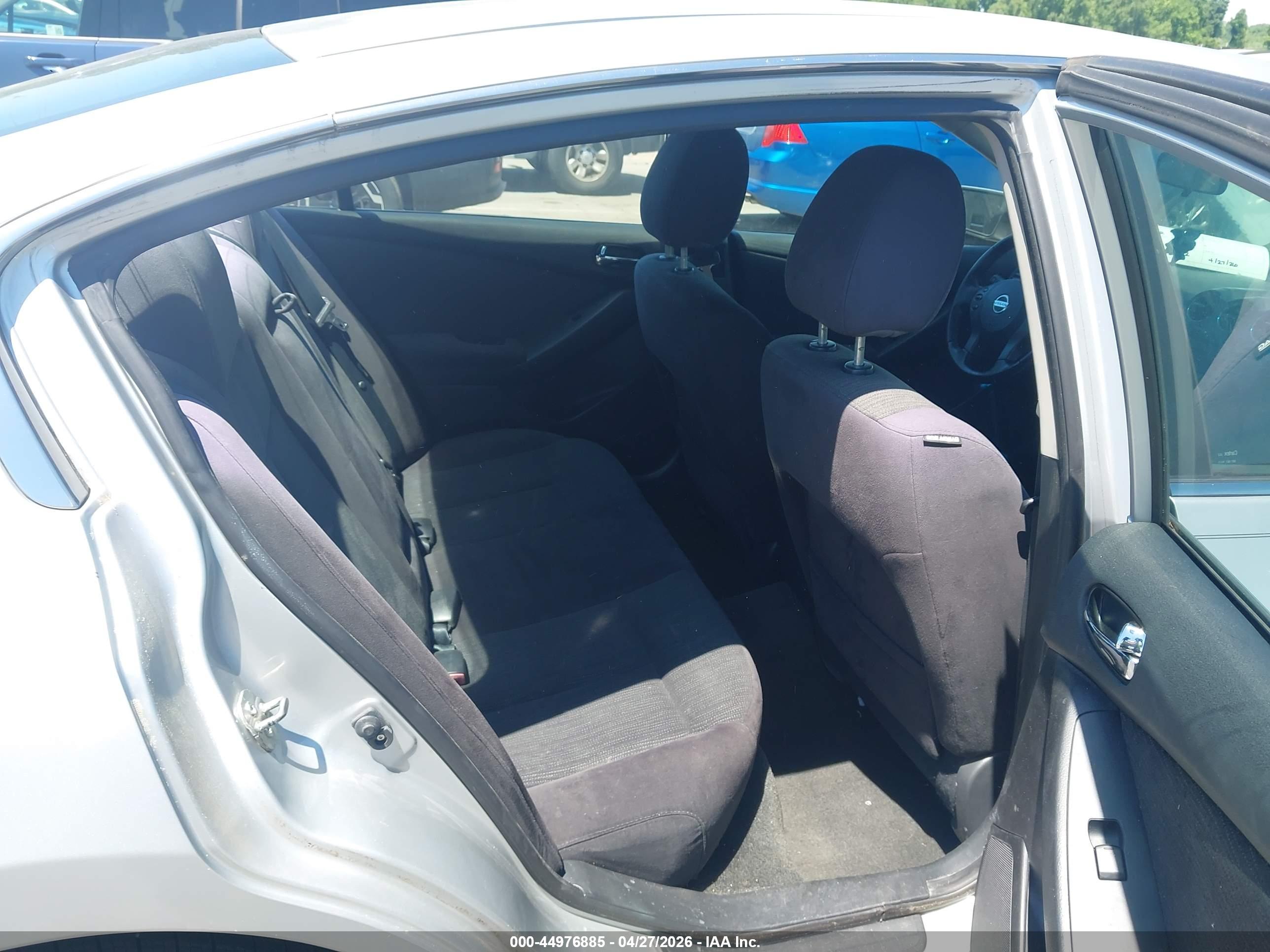 NISSAN ALTIMA image 8