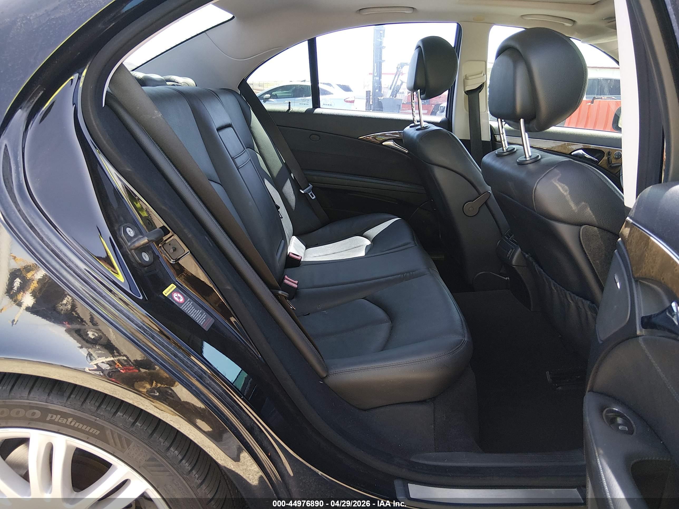 MERCEDES-BENZ E image 8