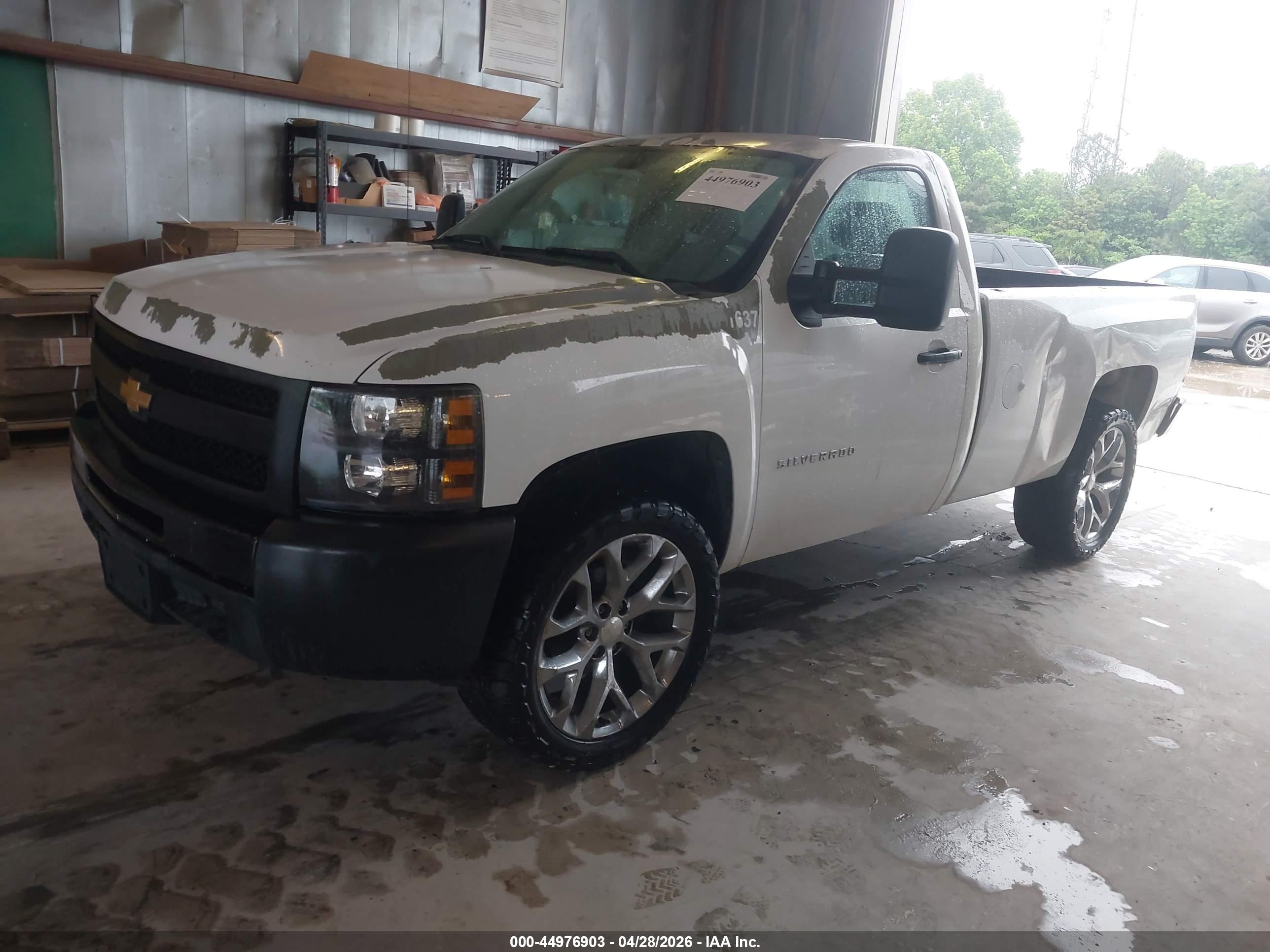 CHEVROLET SILVERADO image 2