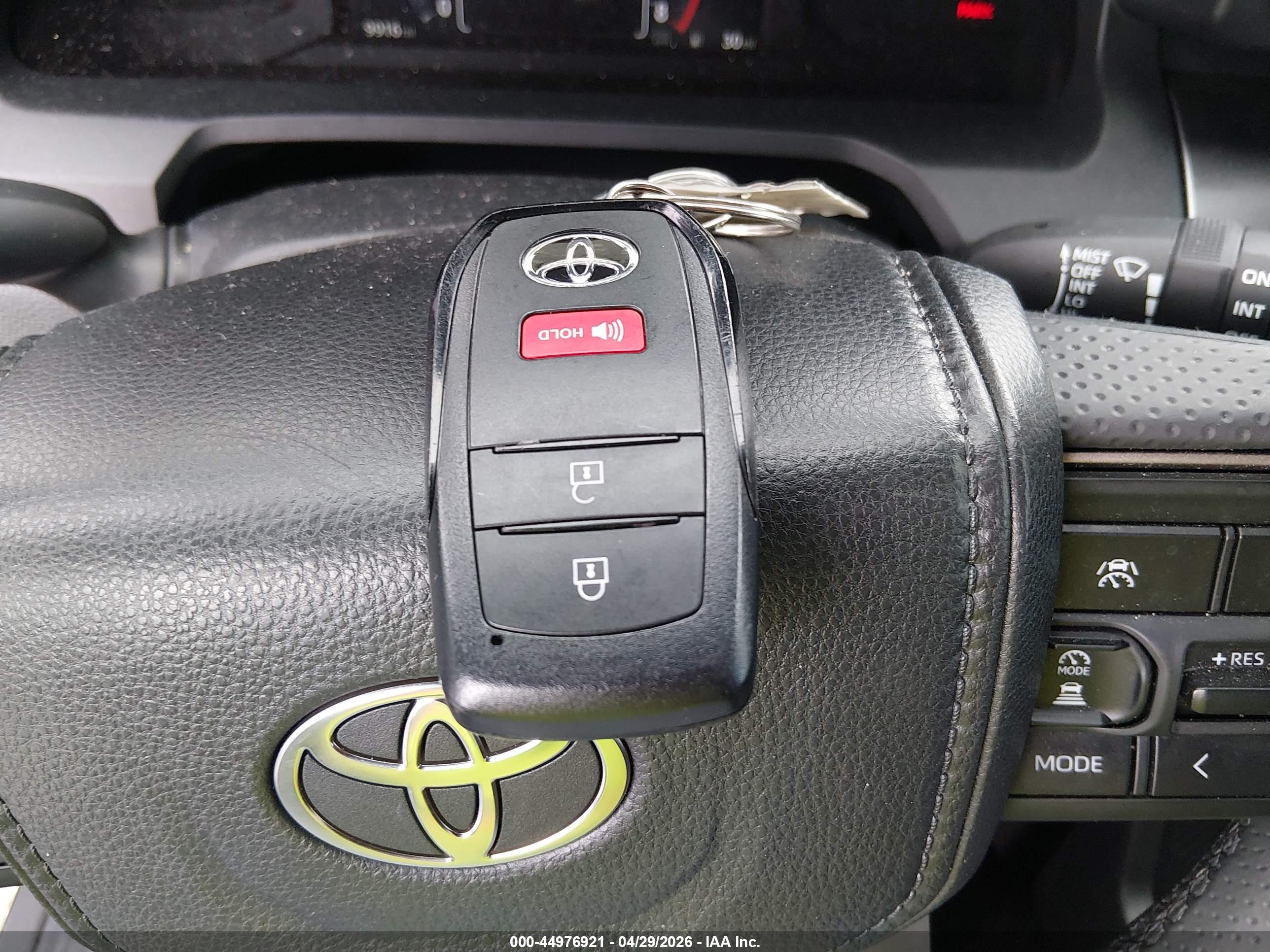 TOYOTA 4RUNNER image 11