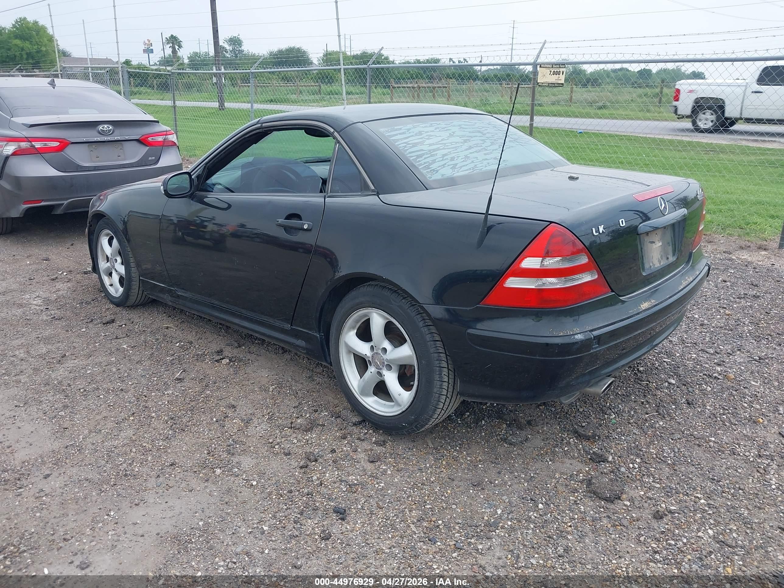 MERCEDES-BENZ SLK image 3
