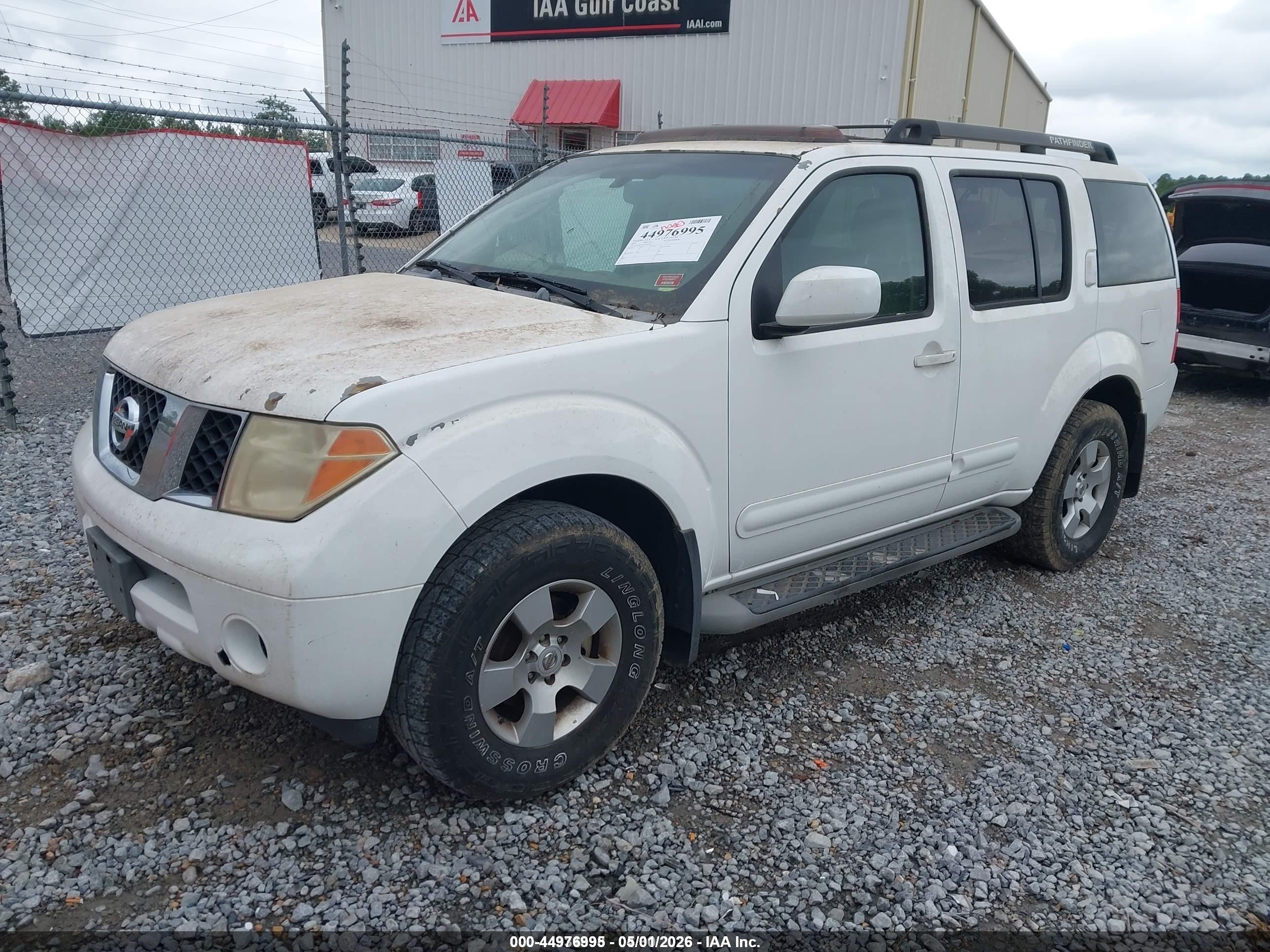 NISSAN PATHFINDER image 2