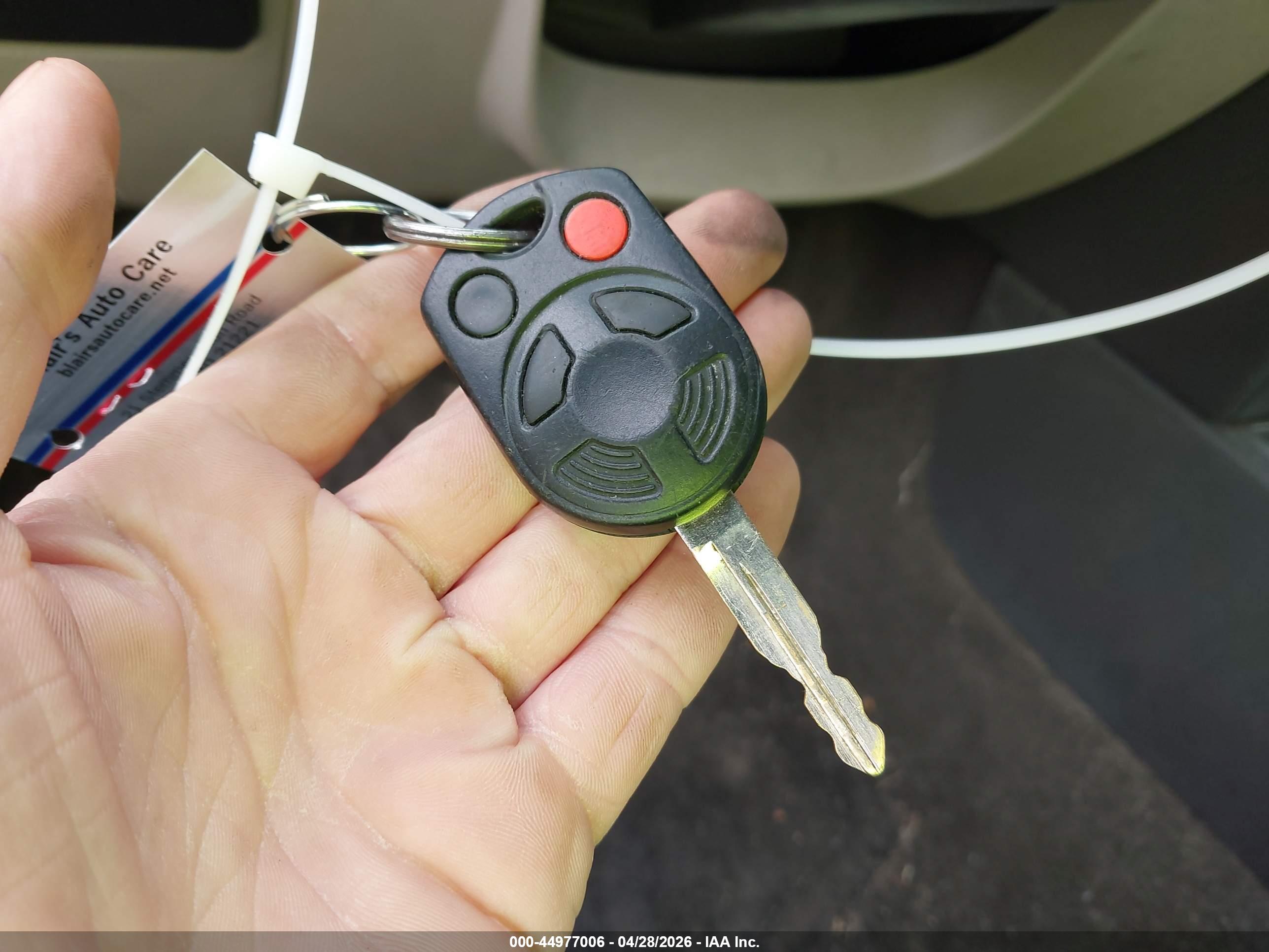 FORD FUSION image 11