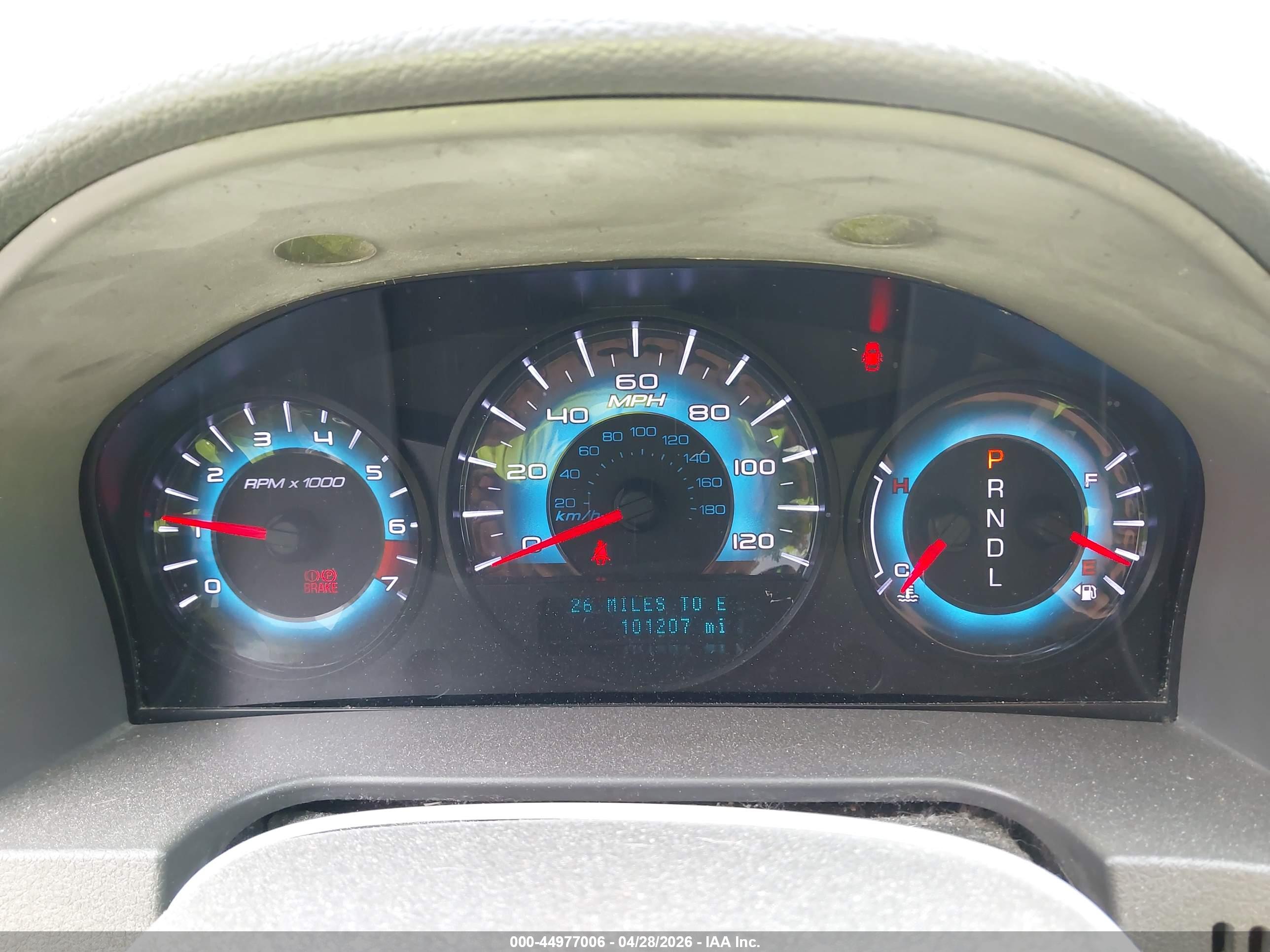 FORD FUSION image 7