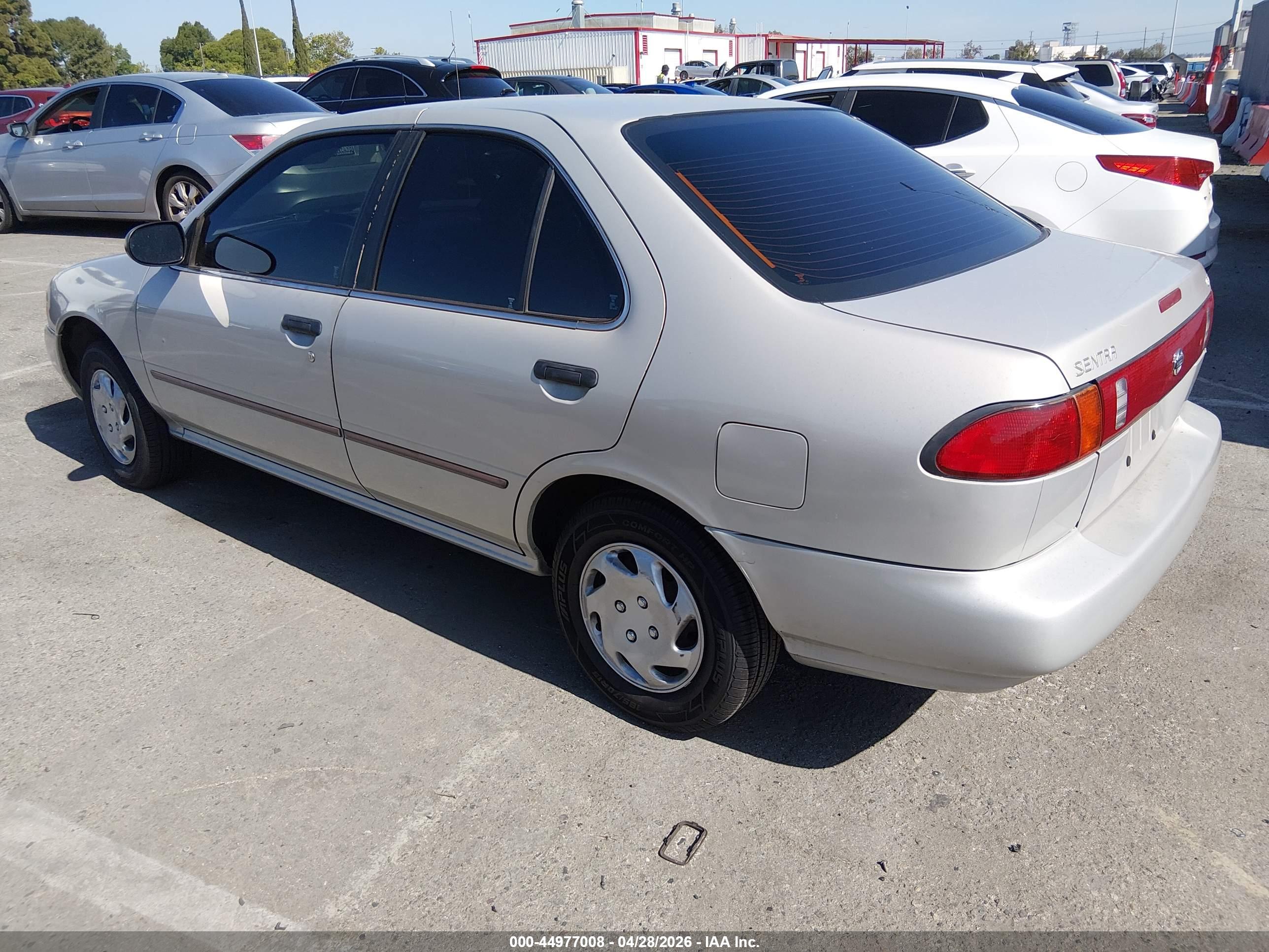 NISSAN SENTRA image 3