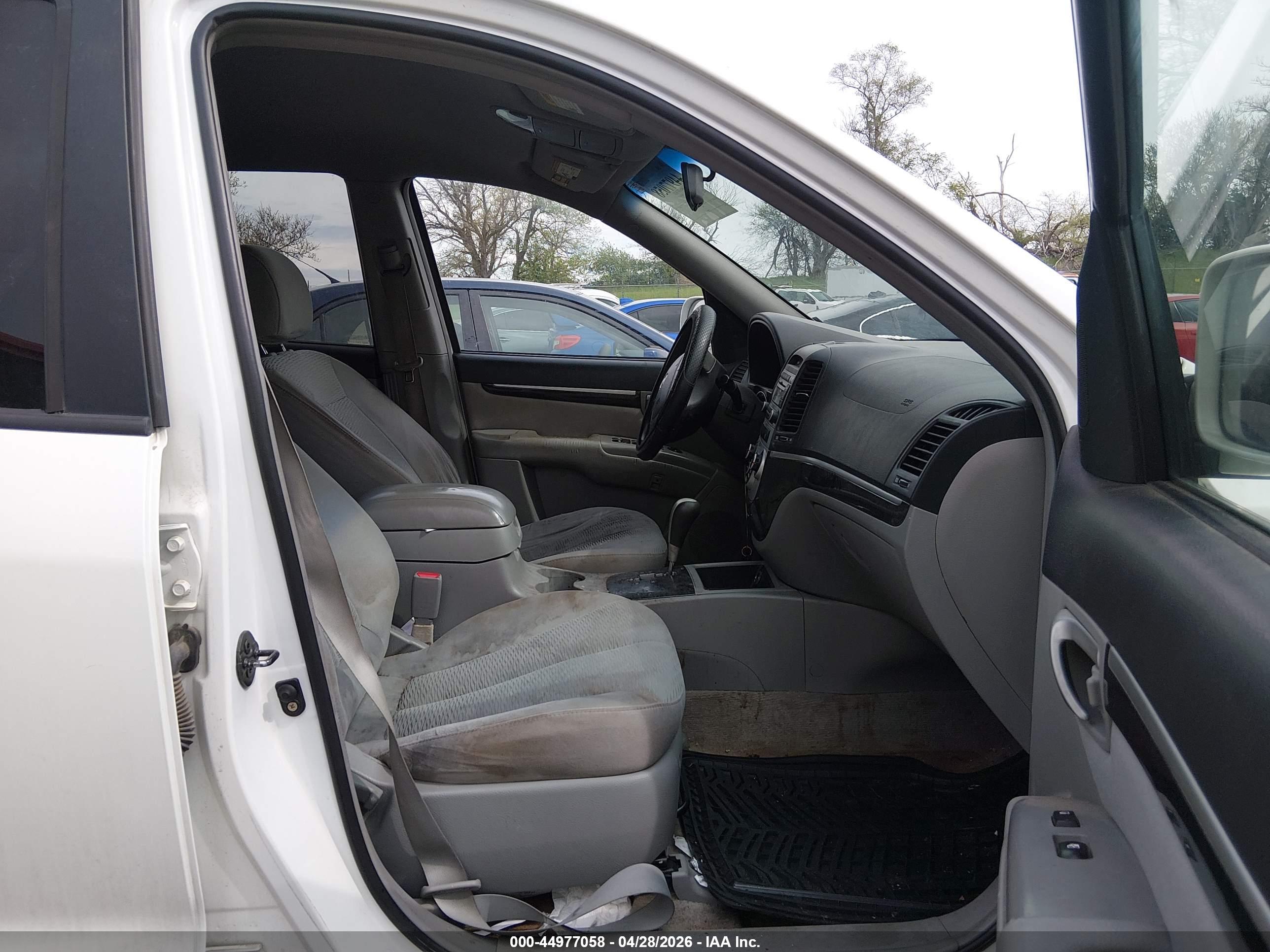 HYUNDAI SANTA image 5