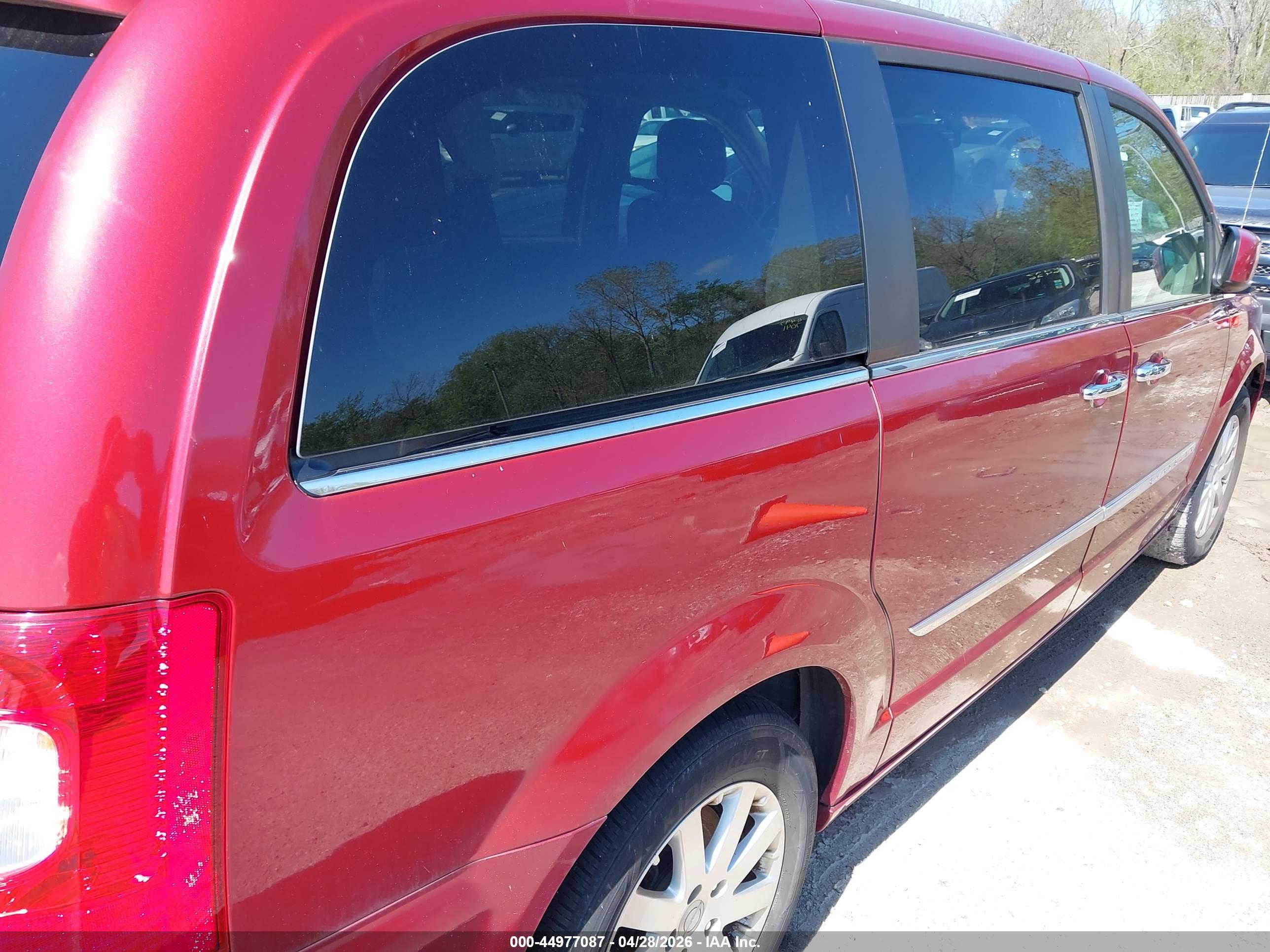CHRYSLER TOWN image 6