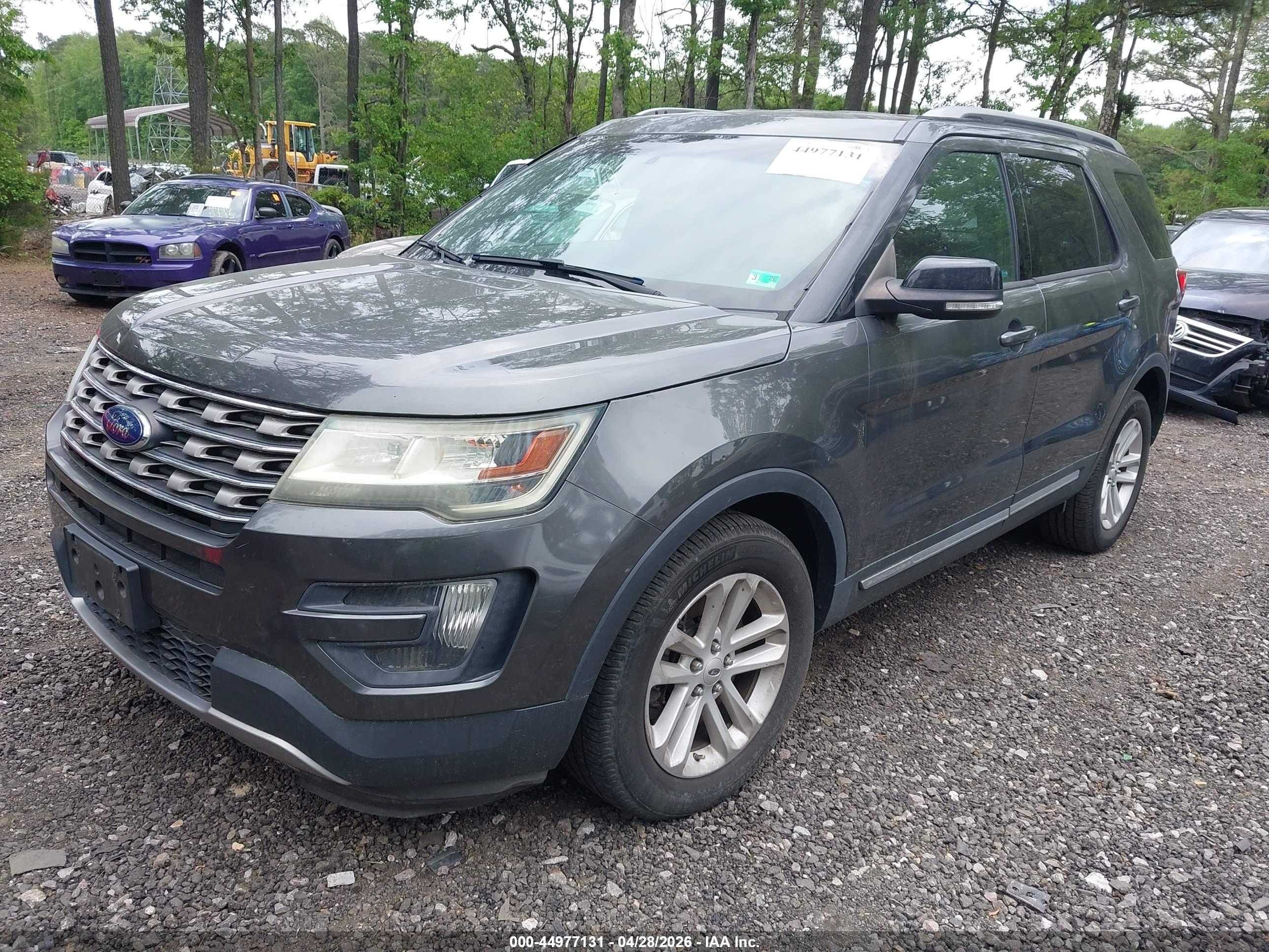 FORD EXPLORER image 2