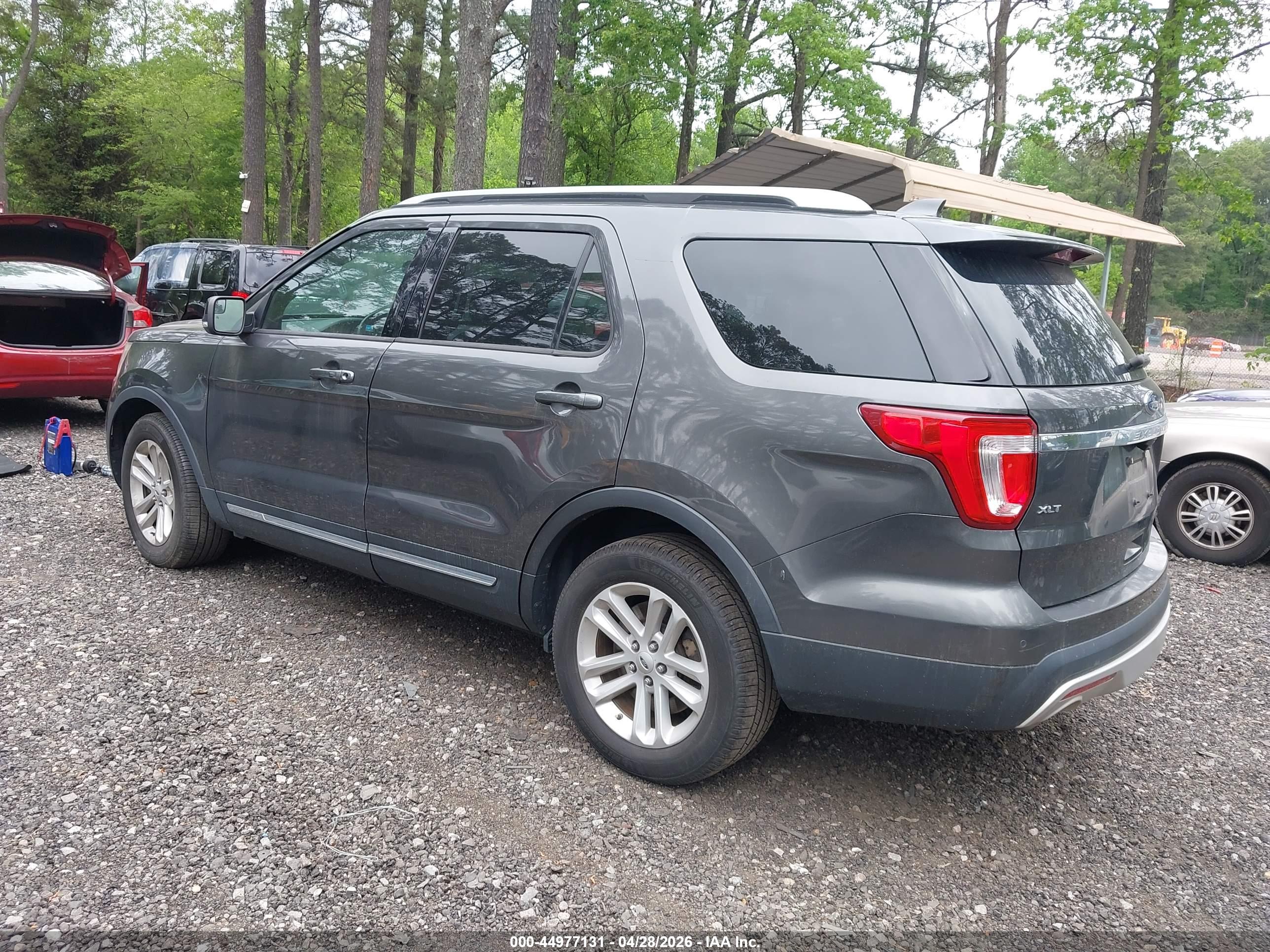 FORD EXPLORER image 3