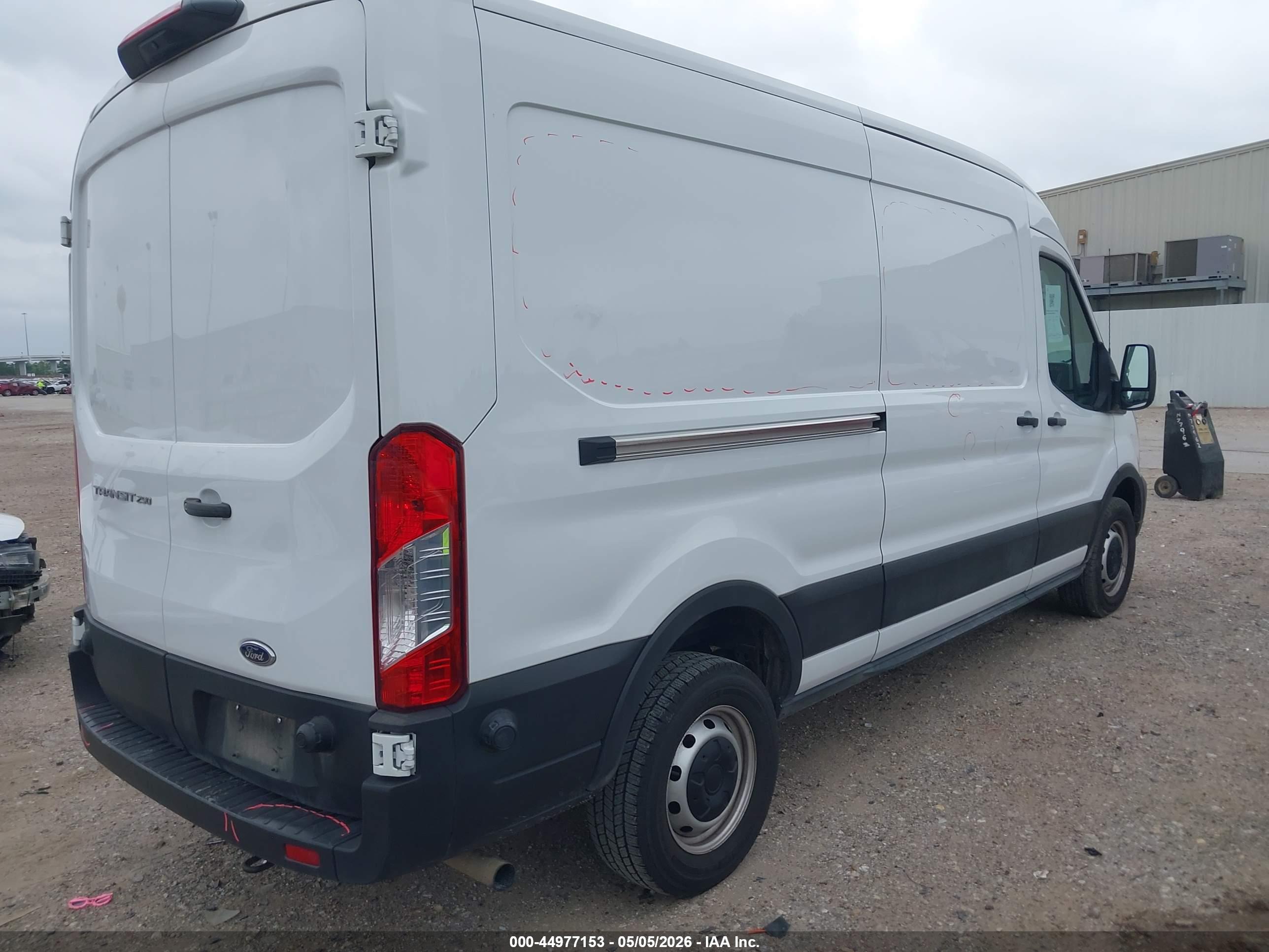 FORD TRANSIT-250 image 4