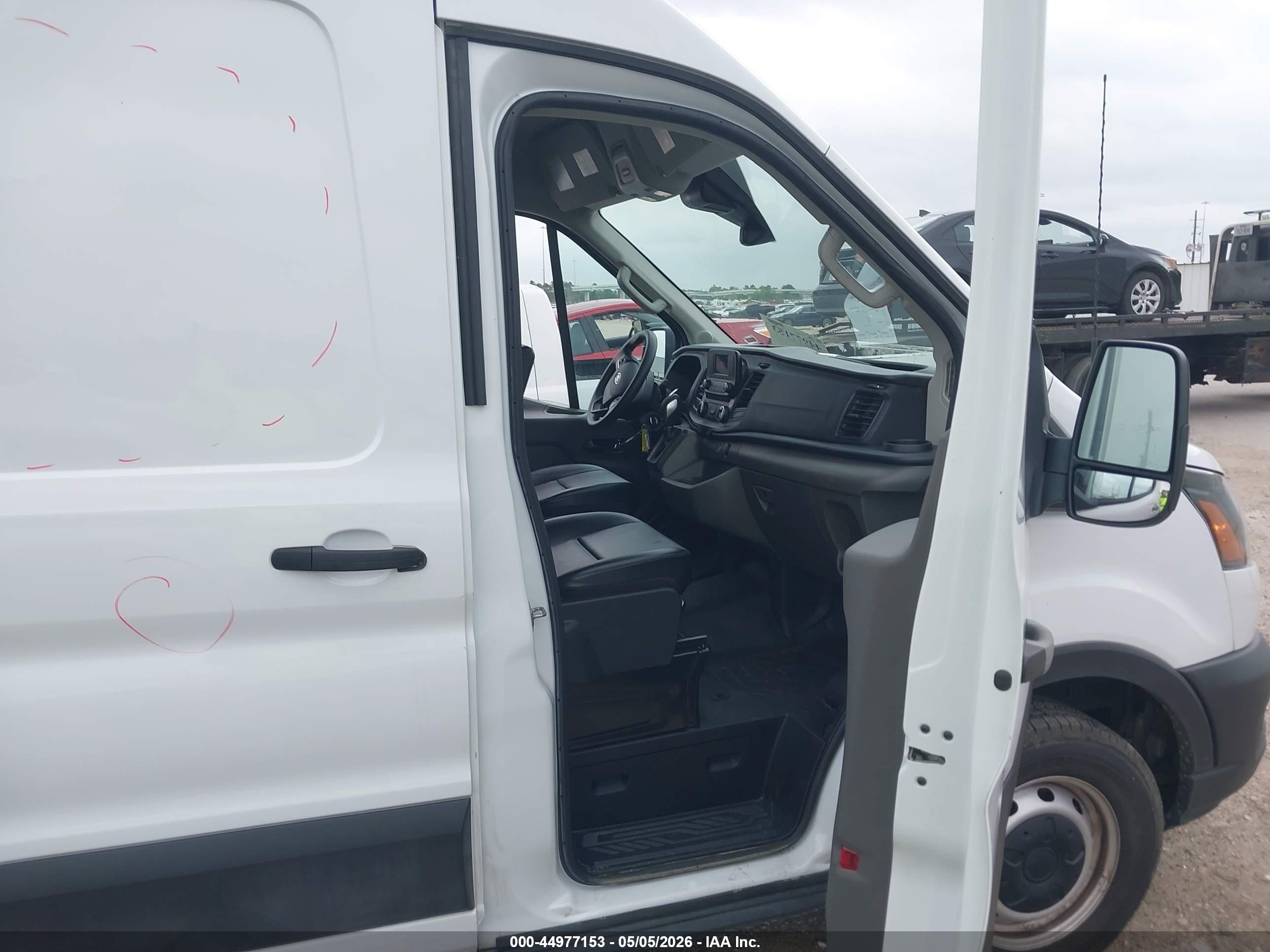 FORD TRANSIT-250 image 5