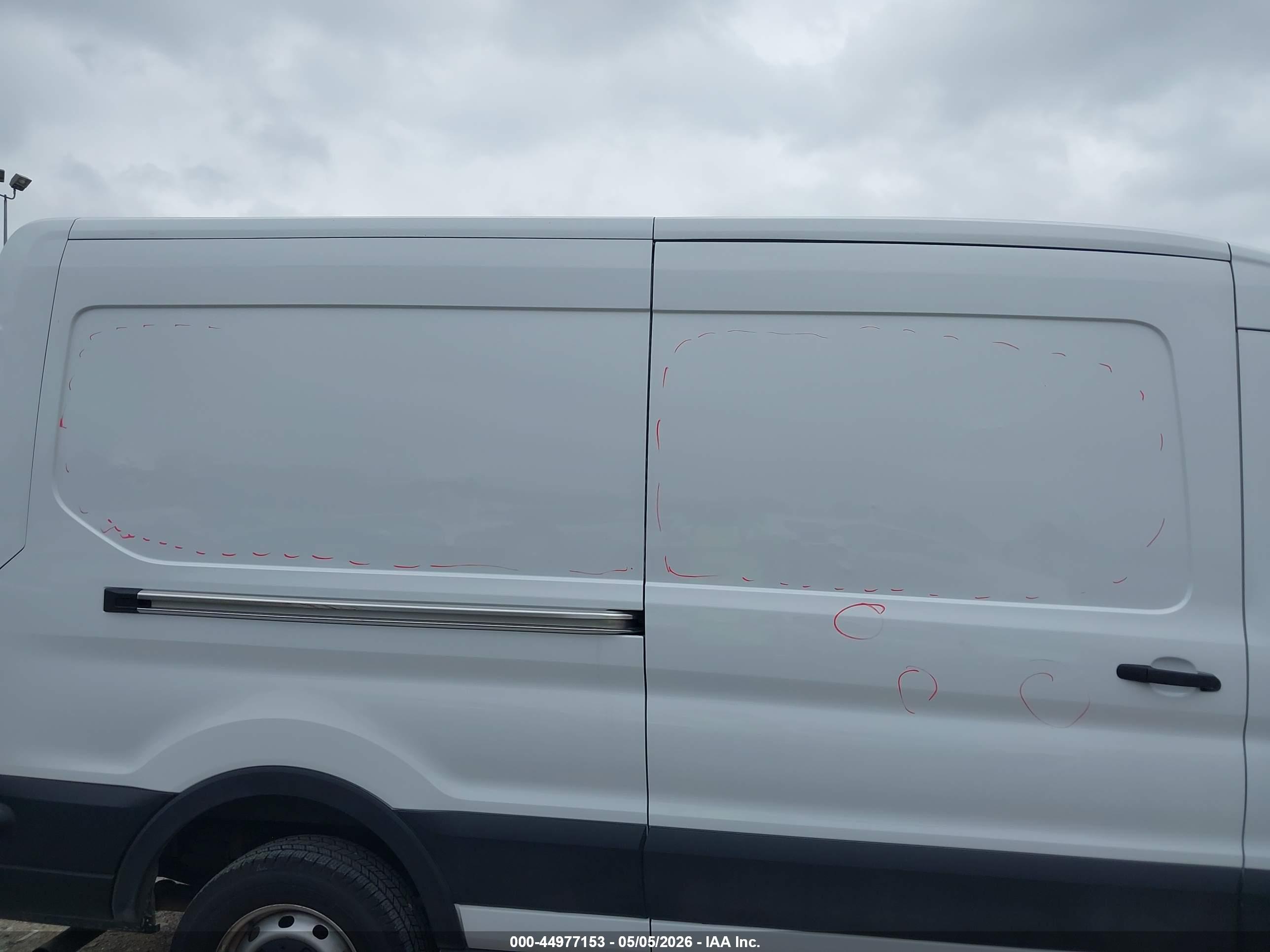 FORD TRANSIT-250 image 6