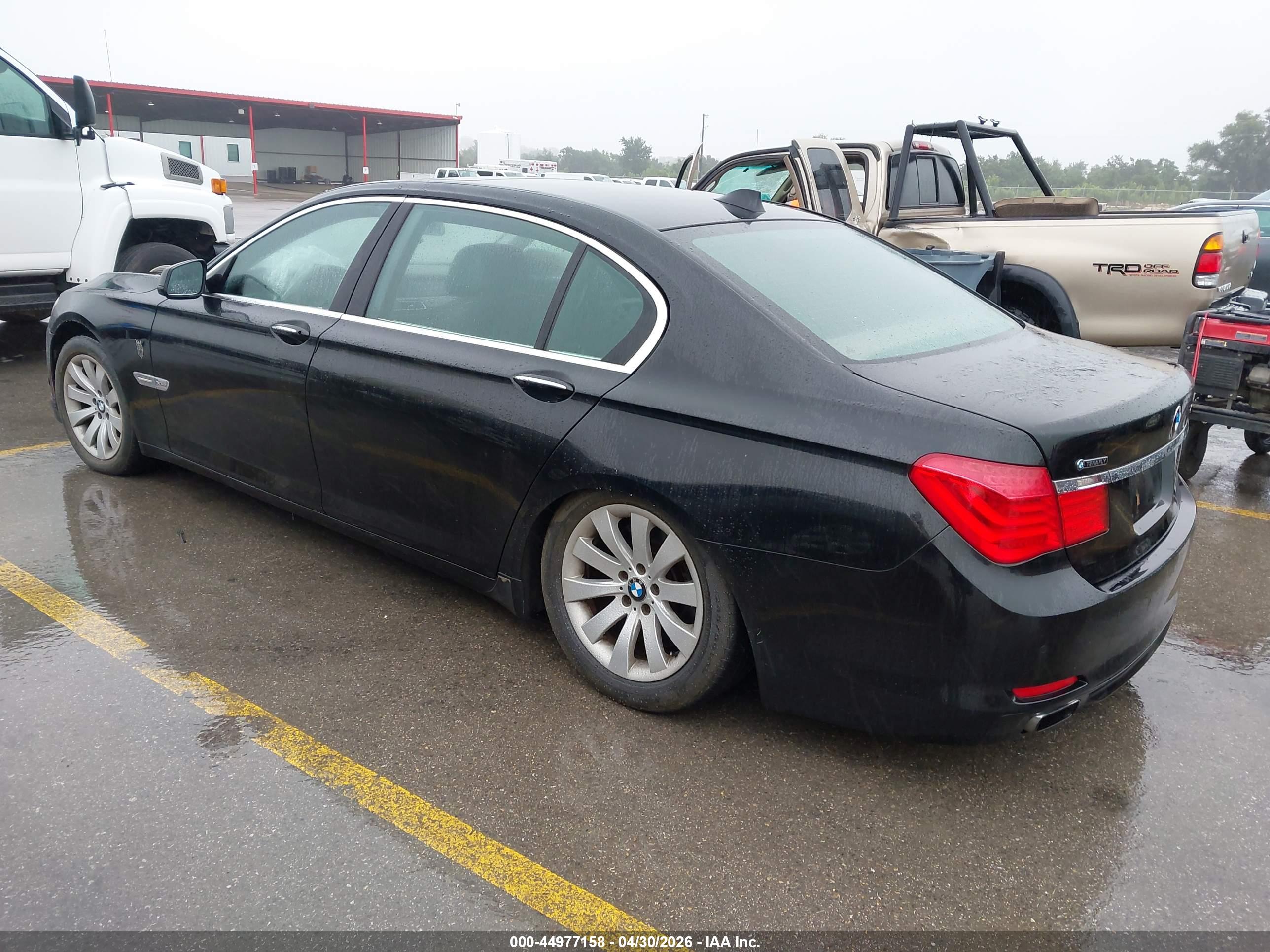 BMW 750LI image 3