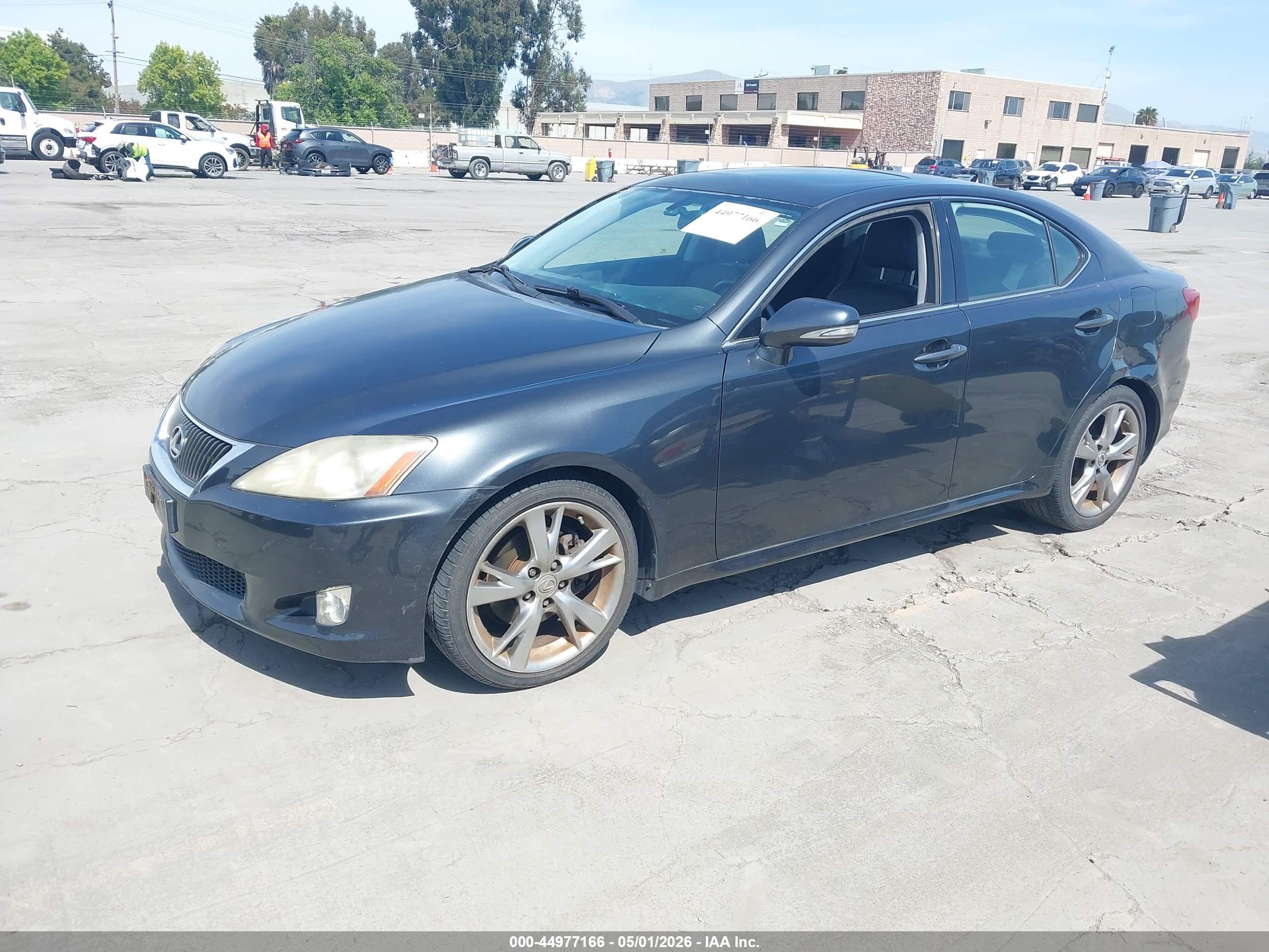 LEXUS IS image 2