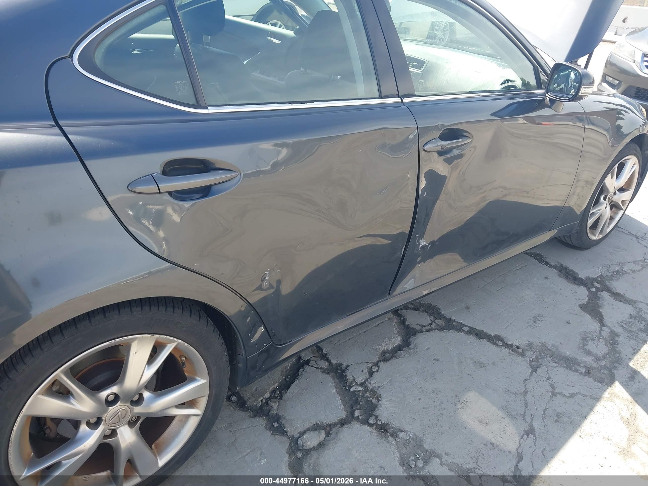 LEXUS IS image 6