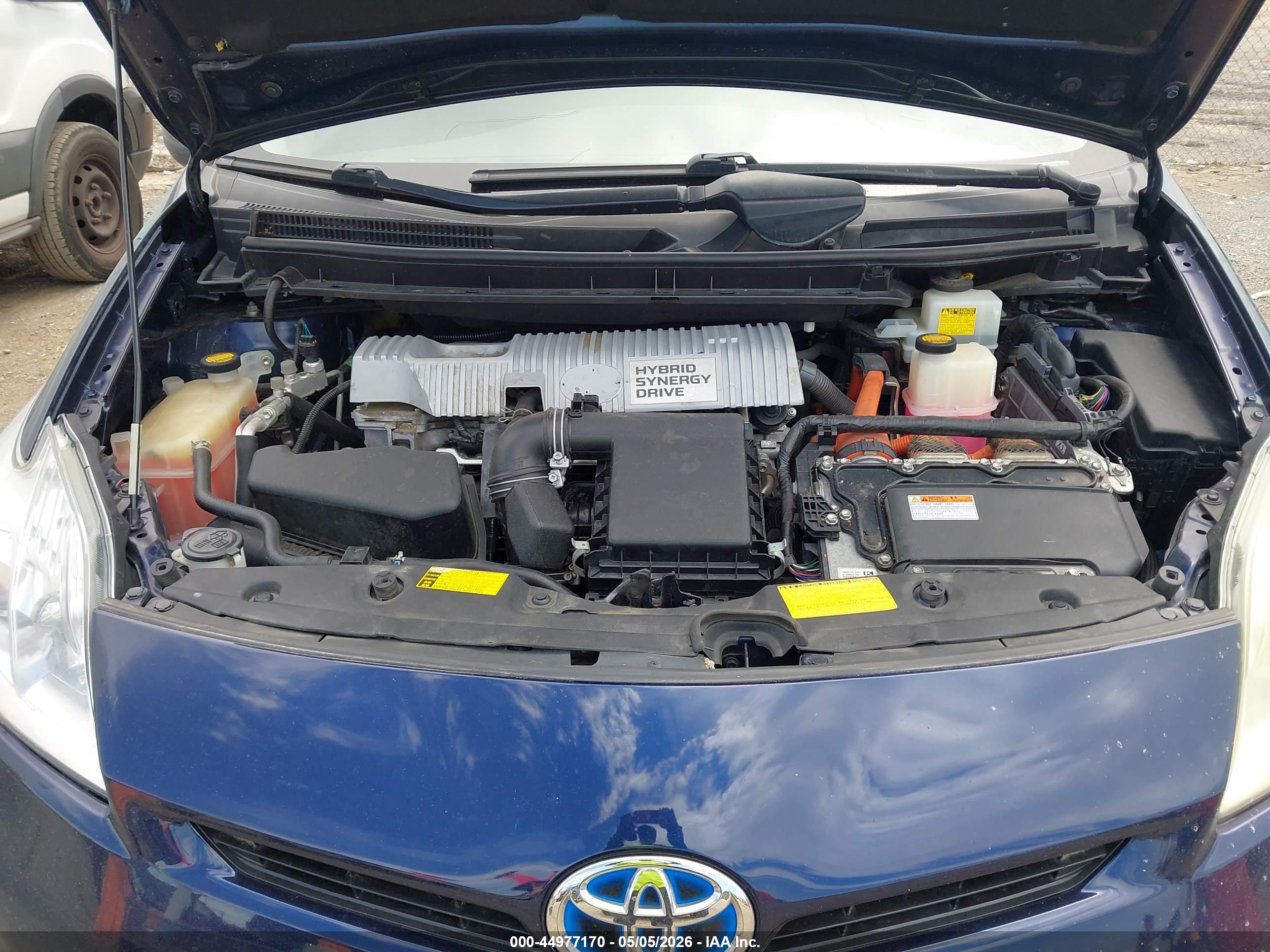 TOYOTA PRIUS image 10