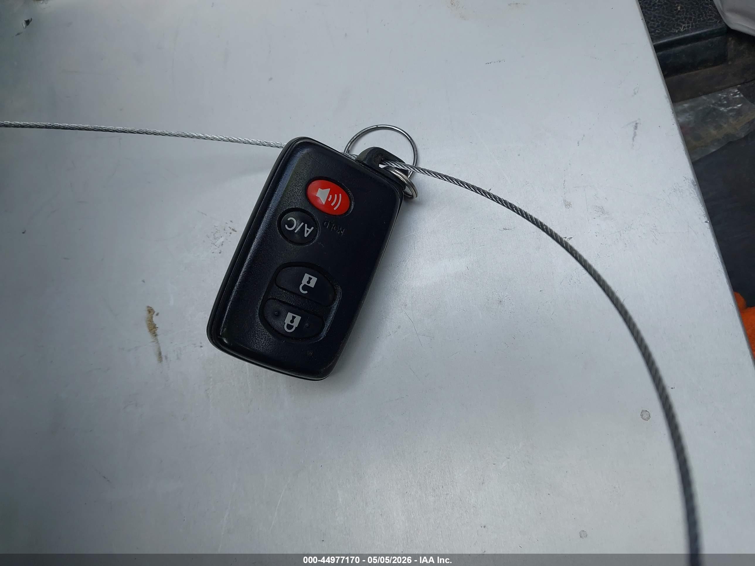 TOYOTA PRIUS image 11