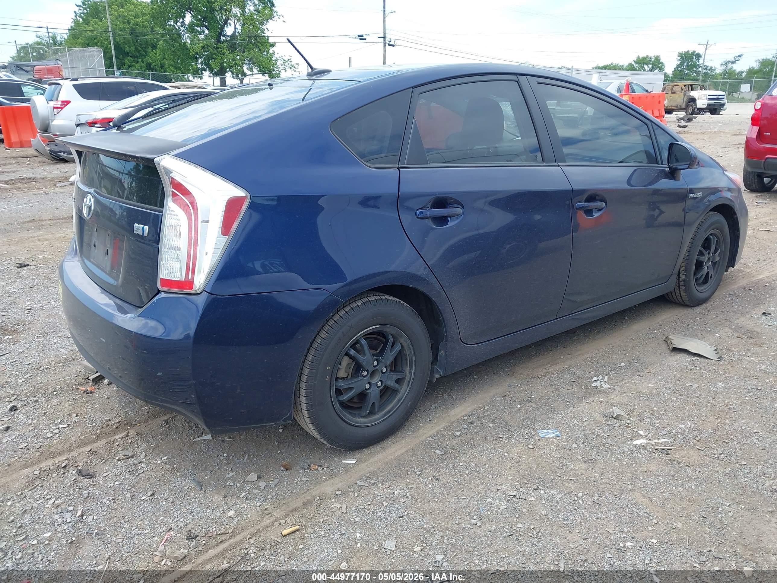 TOYOTA PRIUS image 4