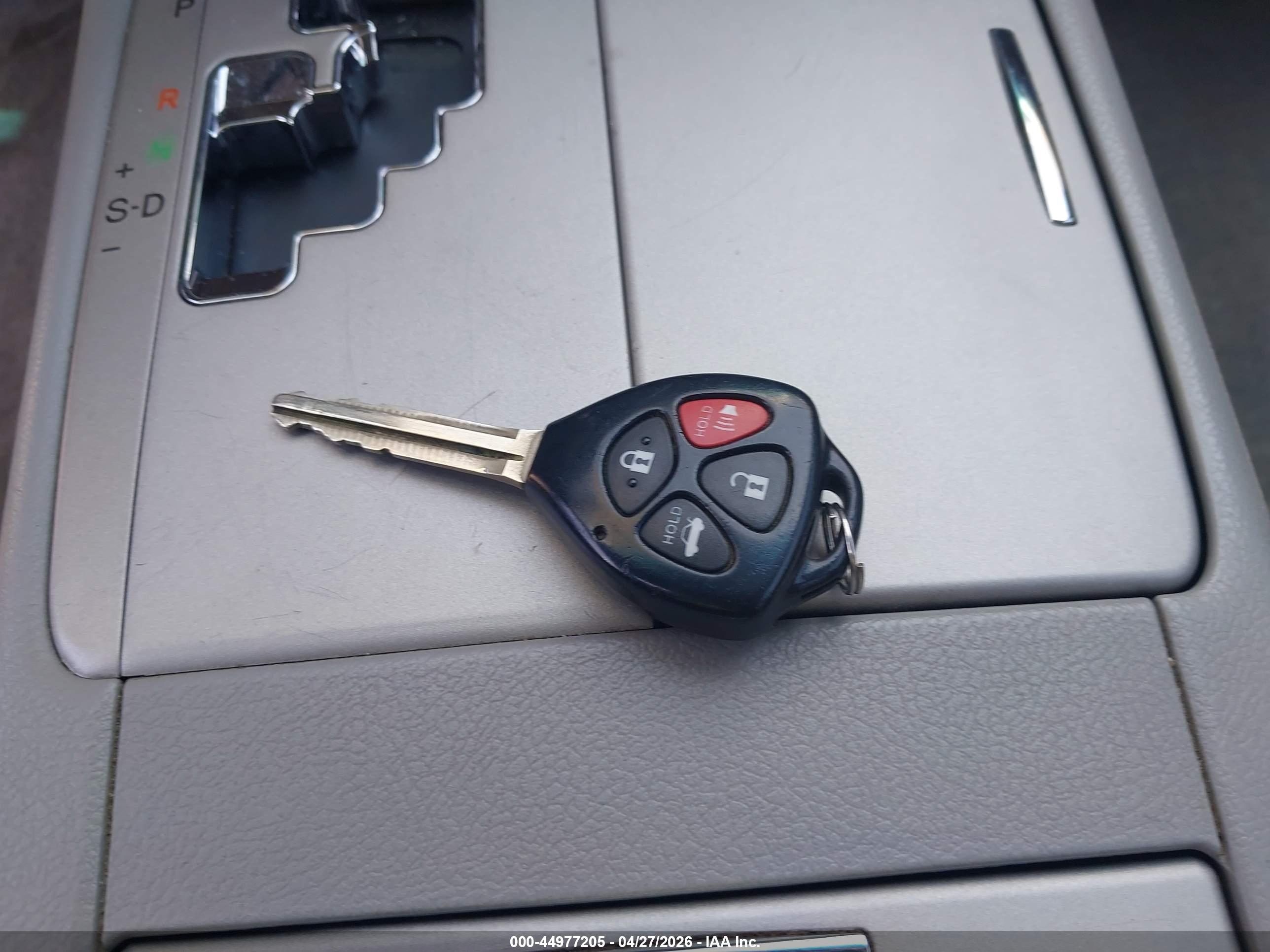 TOYOTA CAMRY image 11