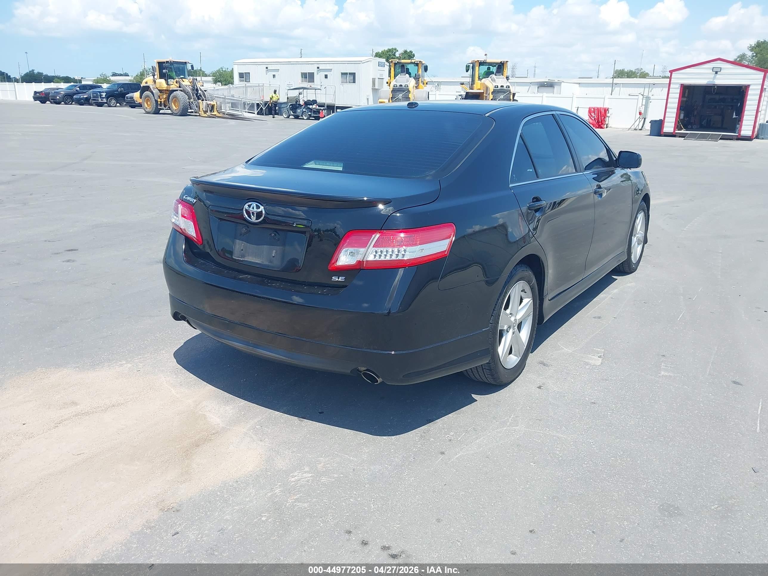 TOYOTA CAMRY image 4