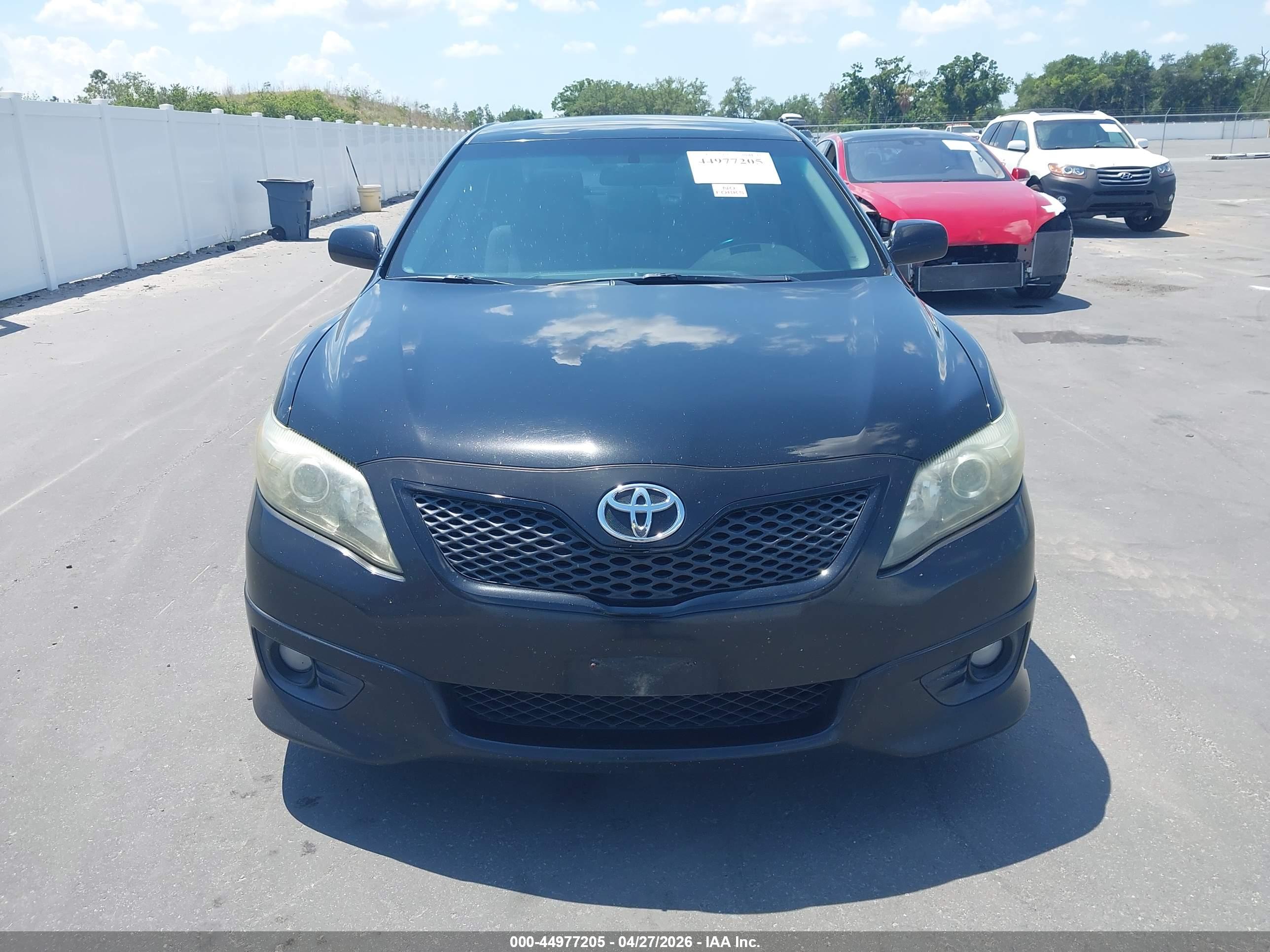 TOYOTA CAMRY image 6