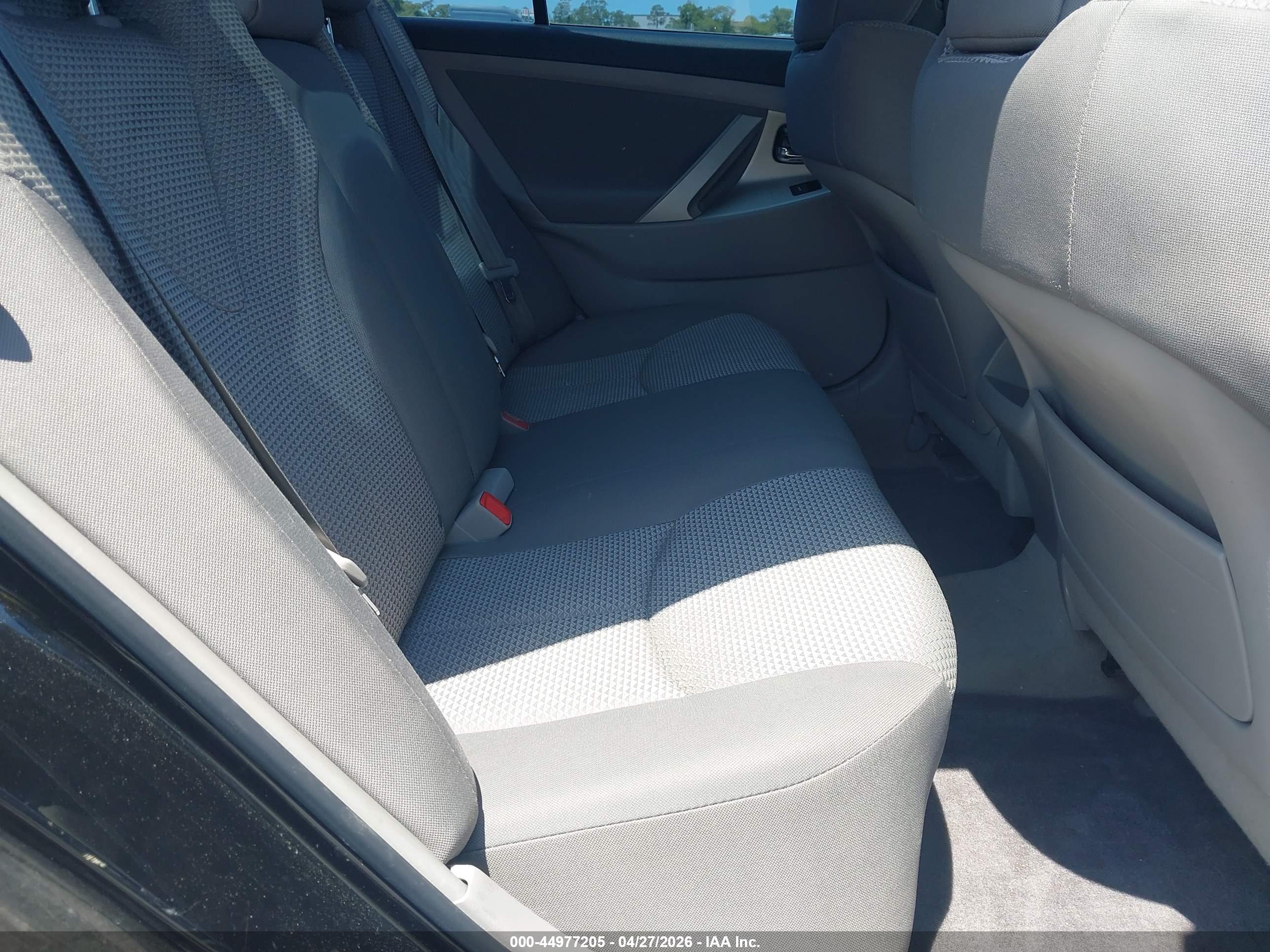 TOYOTA CAMRY image 8