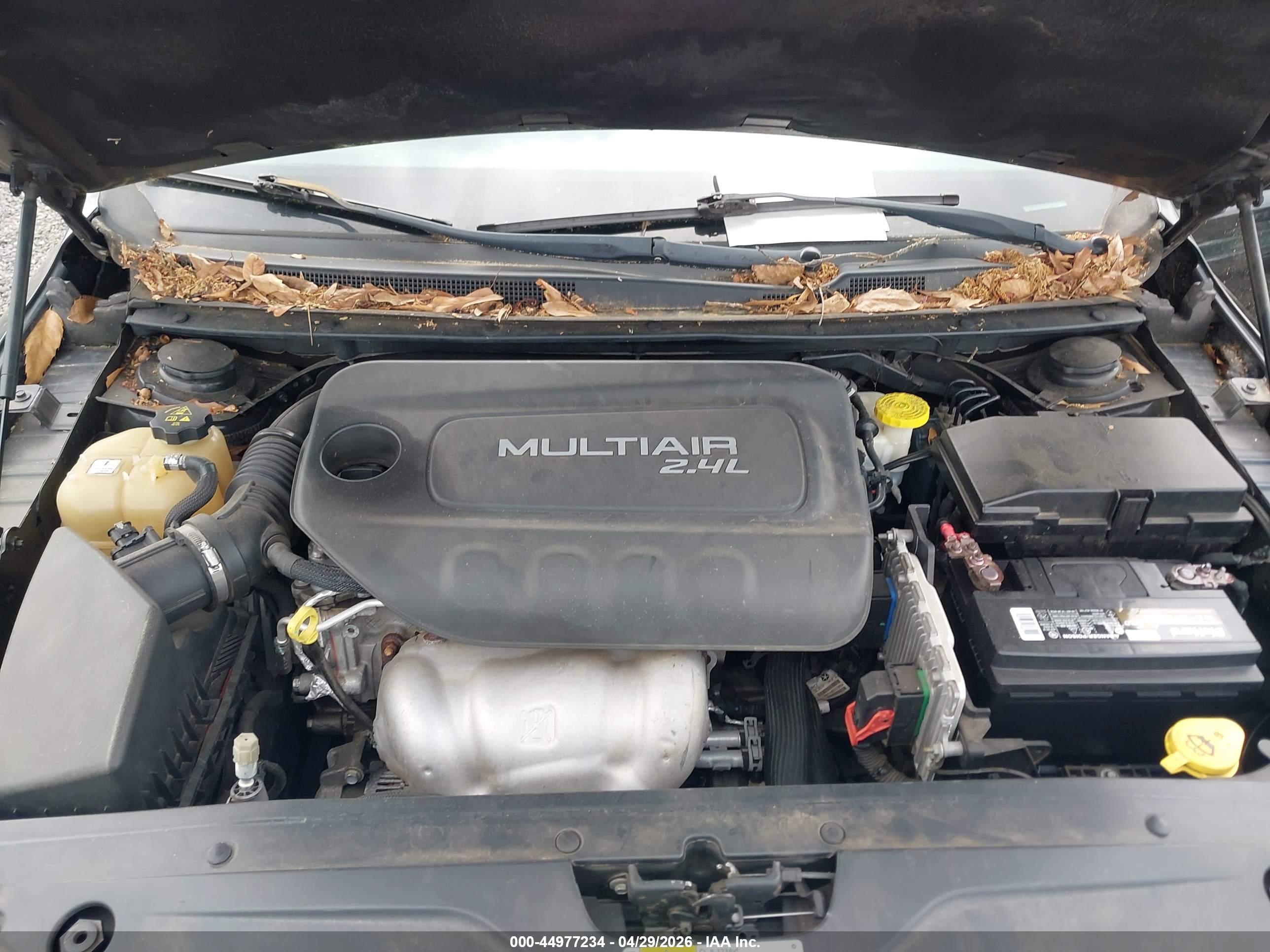 CHRYSLER 200 image 10