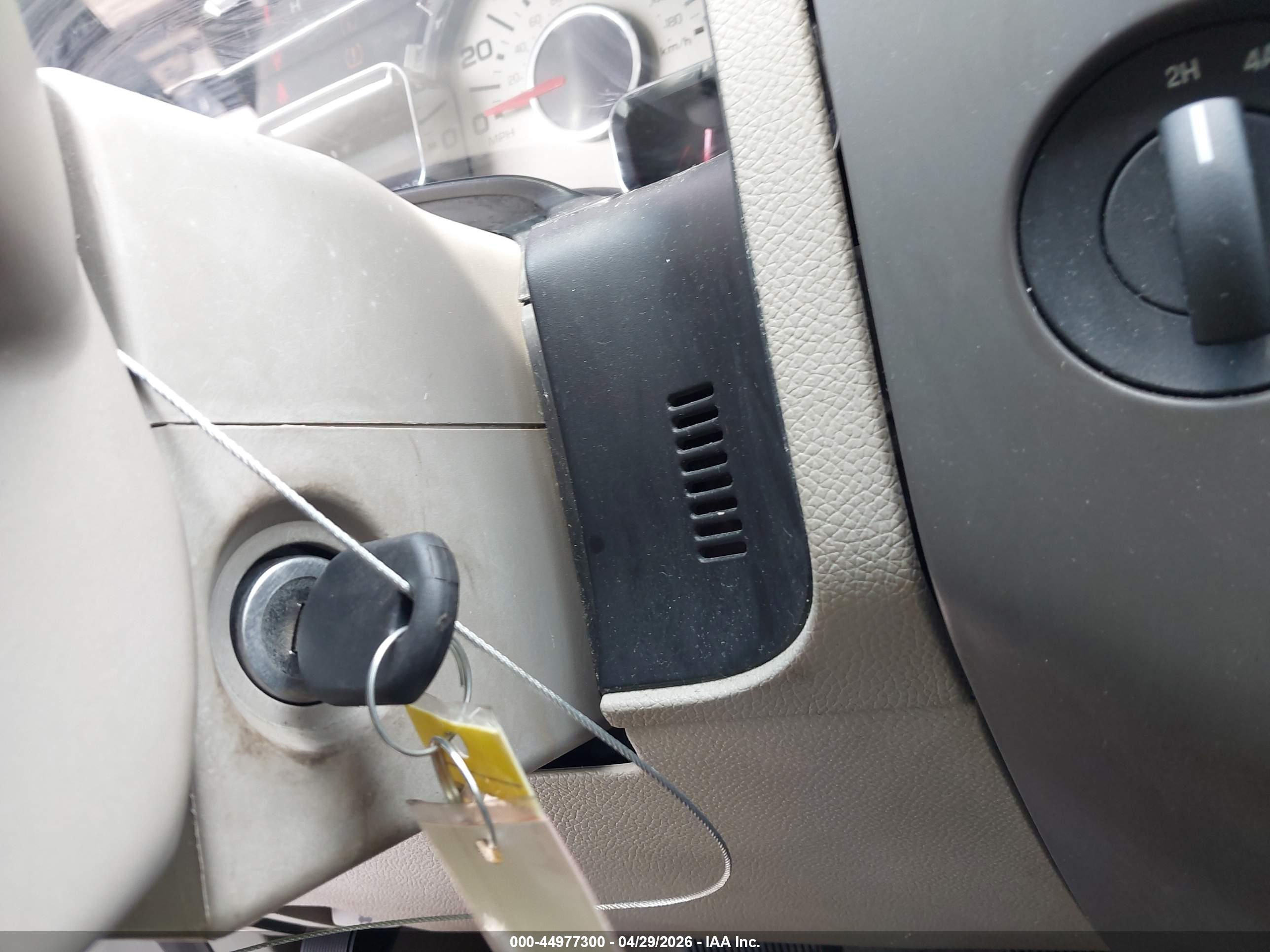 FORD EXPEDITION image 11