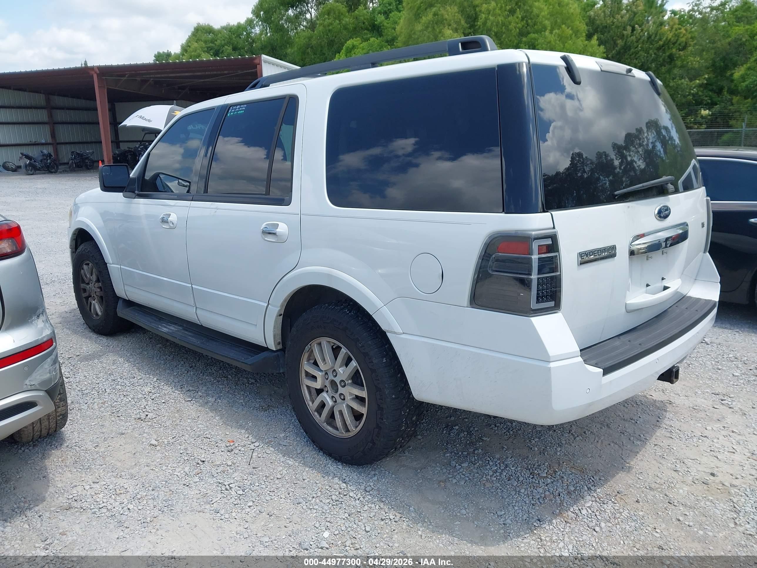FORD EXPEDITION image 3