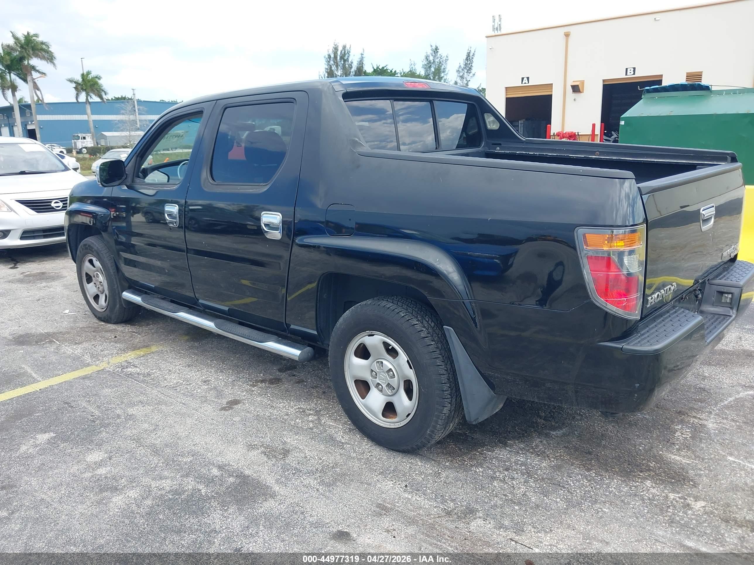 HONDA RIDGELINE image 3