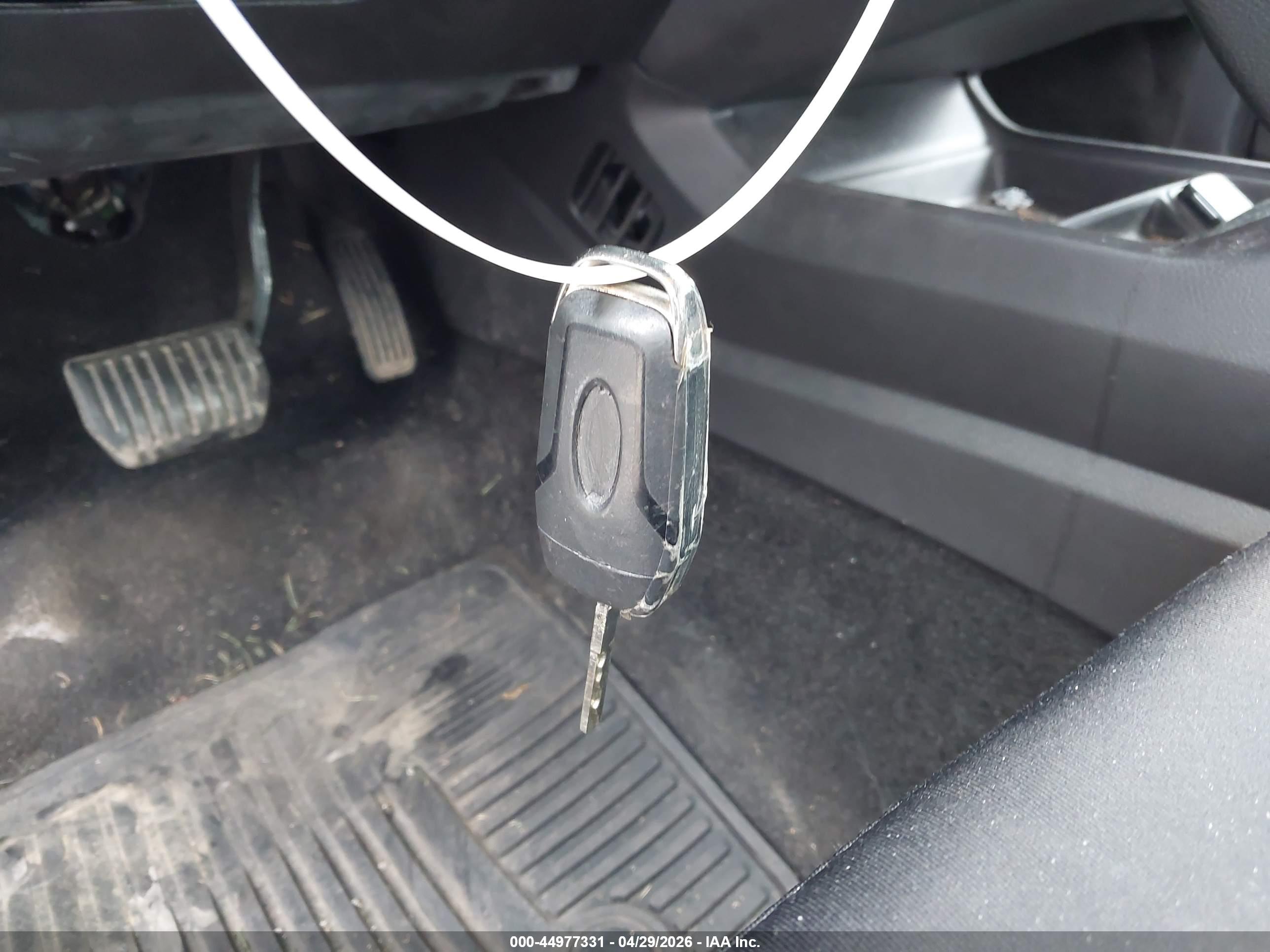 FORD FUSION image 11