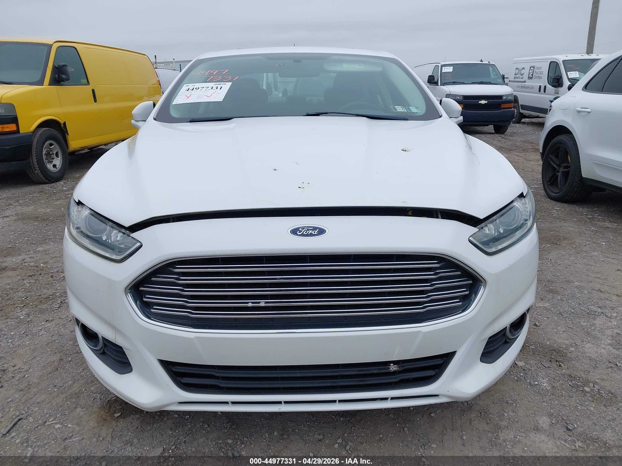 FORD FUSION image 6