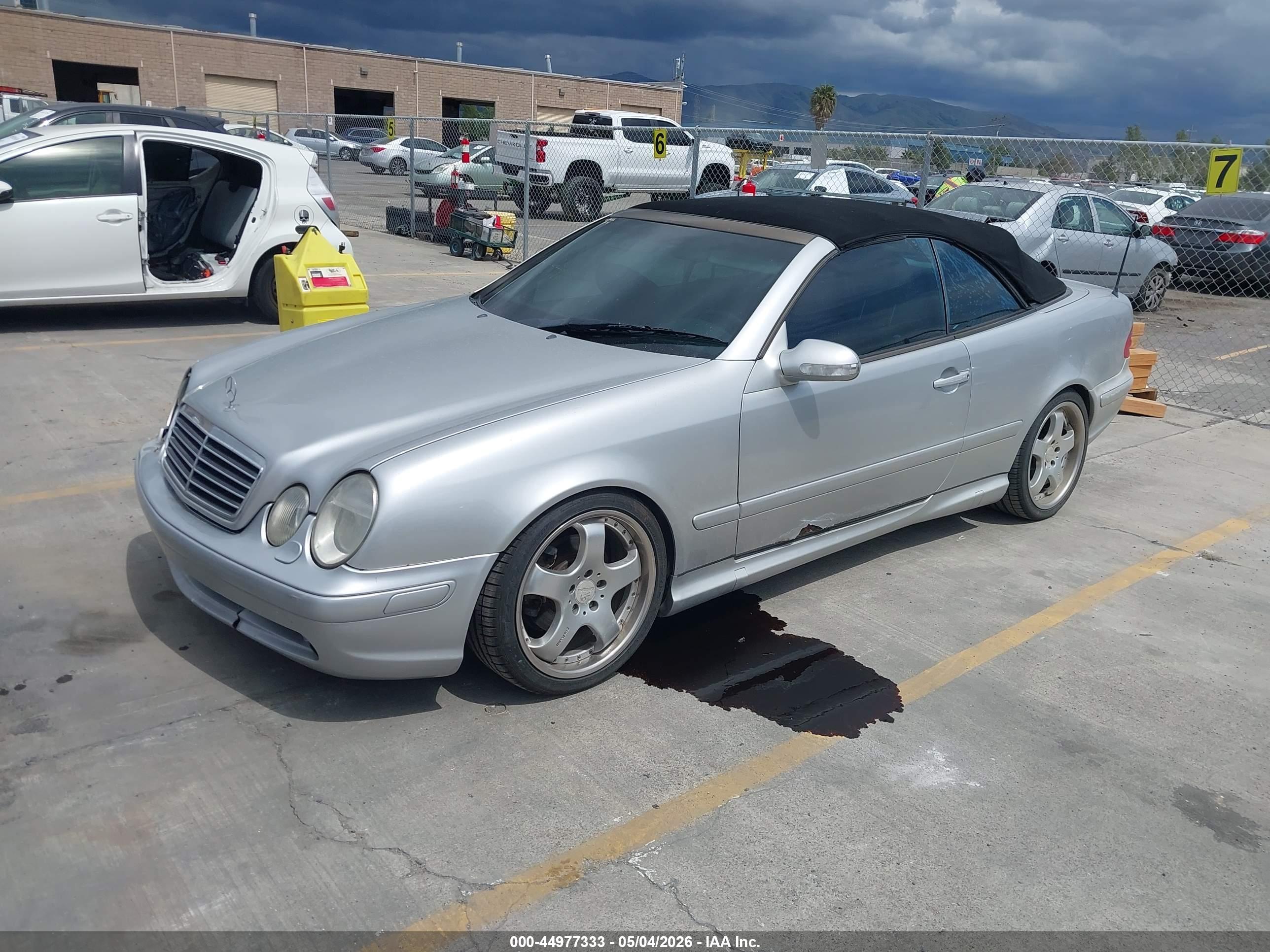 MERCEDES-BENZ CLK image 2