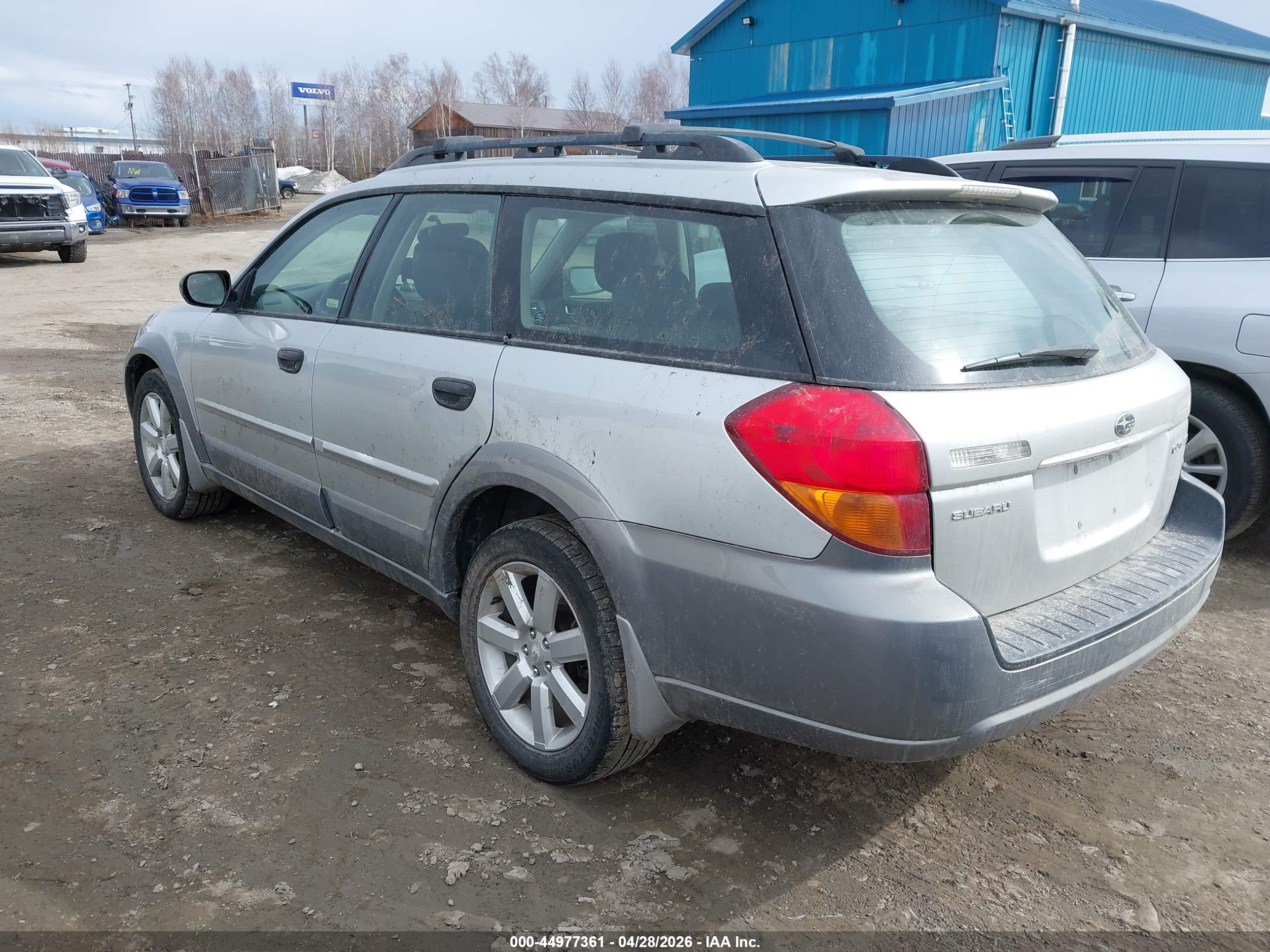 SUBARU OUTBACK image 3