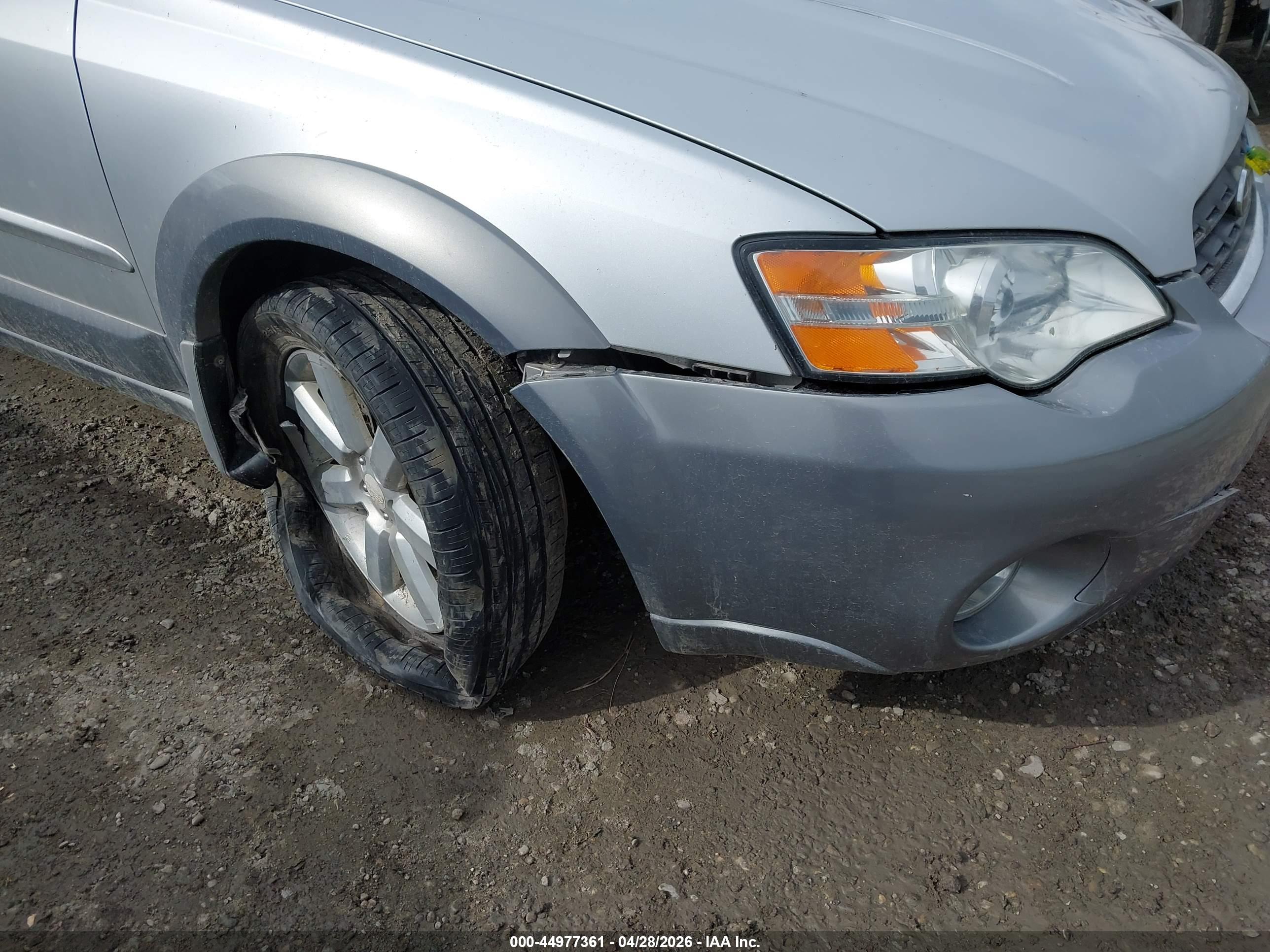 SUBARU OUTBACK image 6