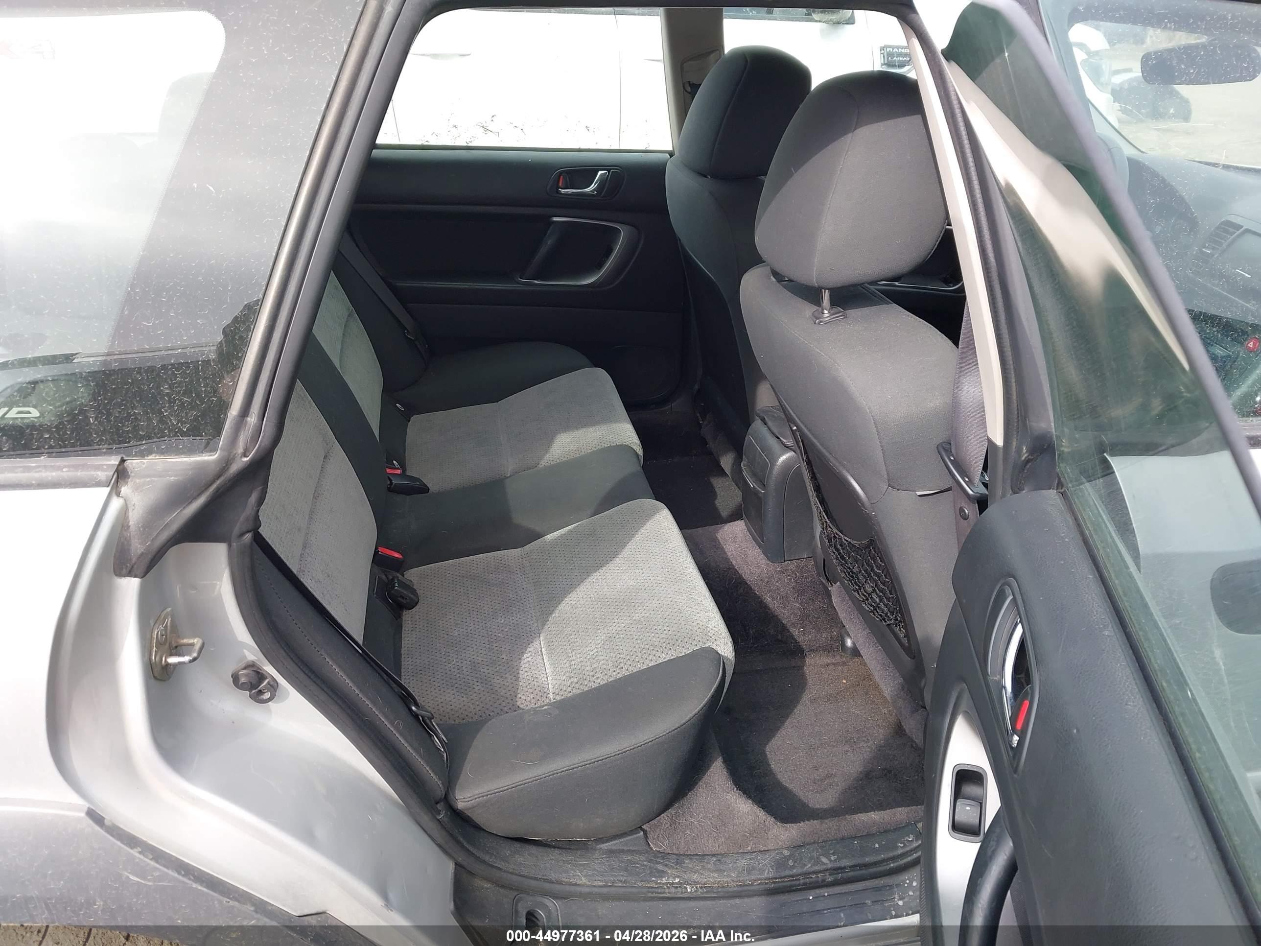 SUBARU OUTBACK image 8