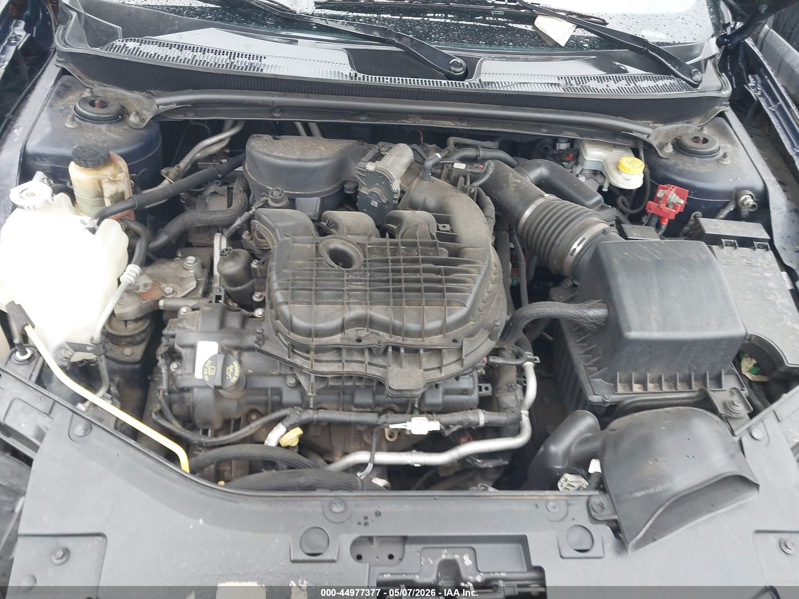 CHRYSLER 200 image 10