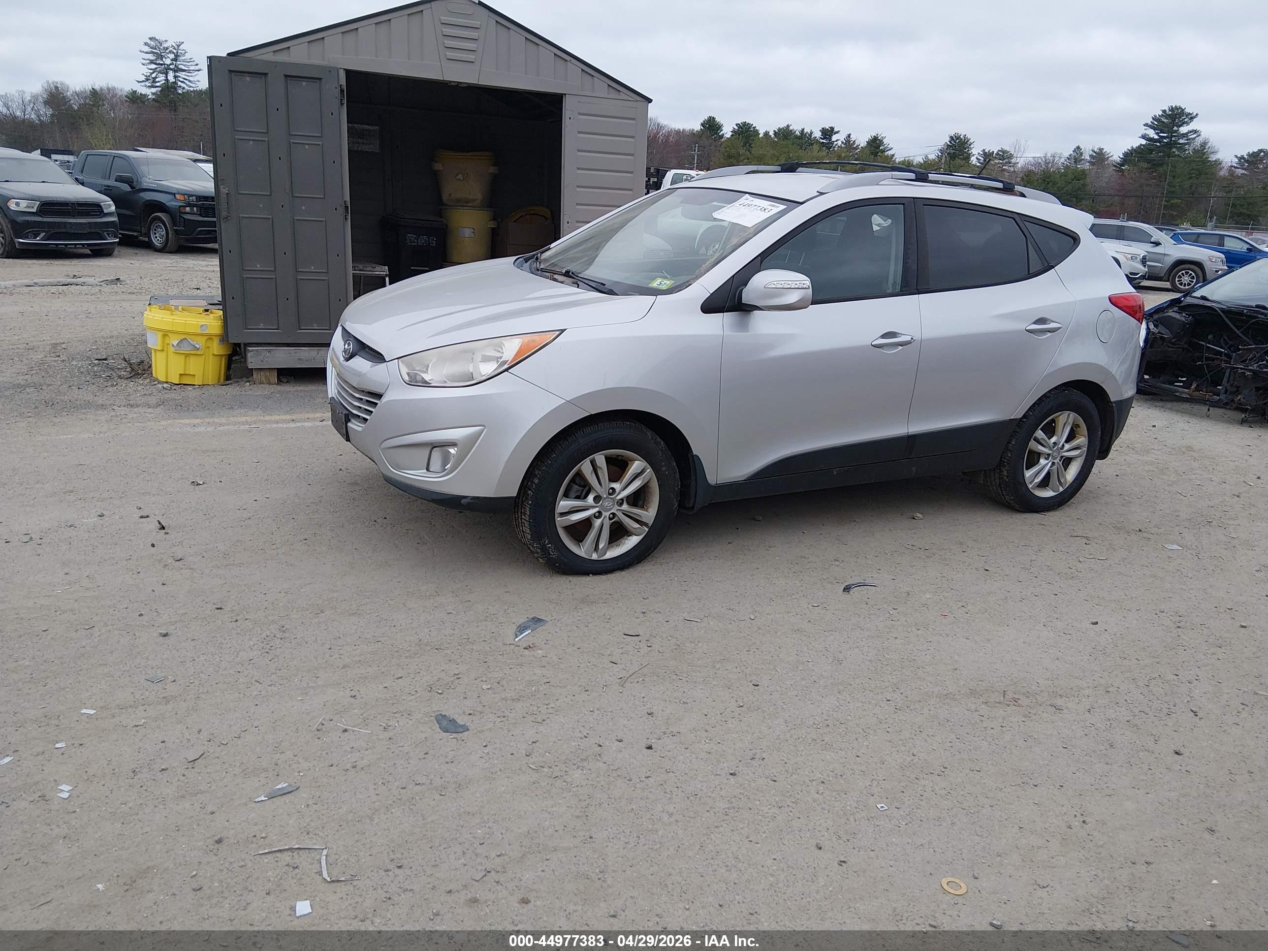 HYUNDAI TUCSON image 2