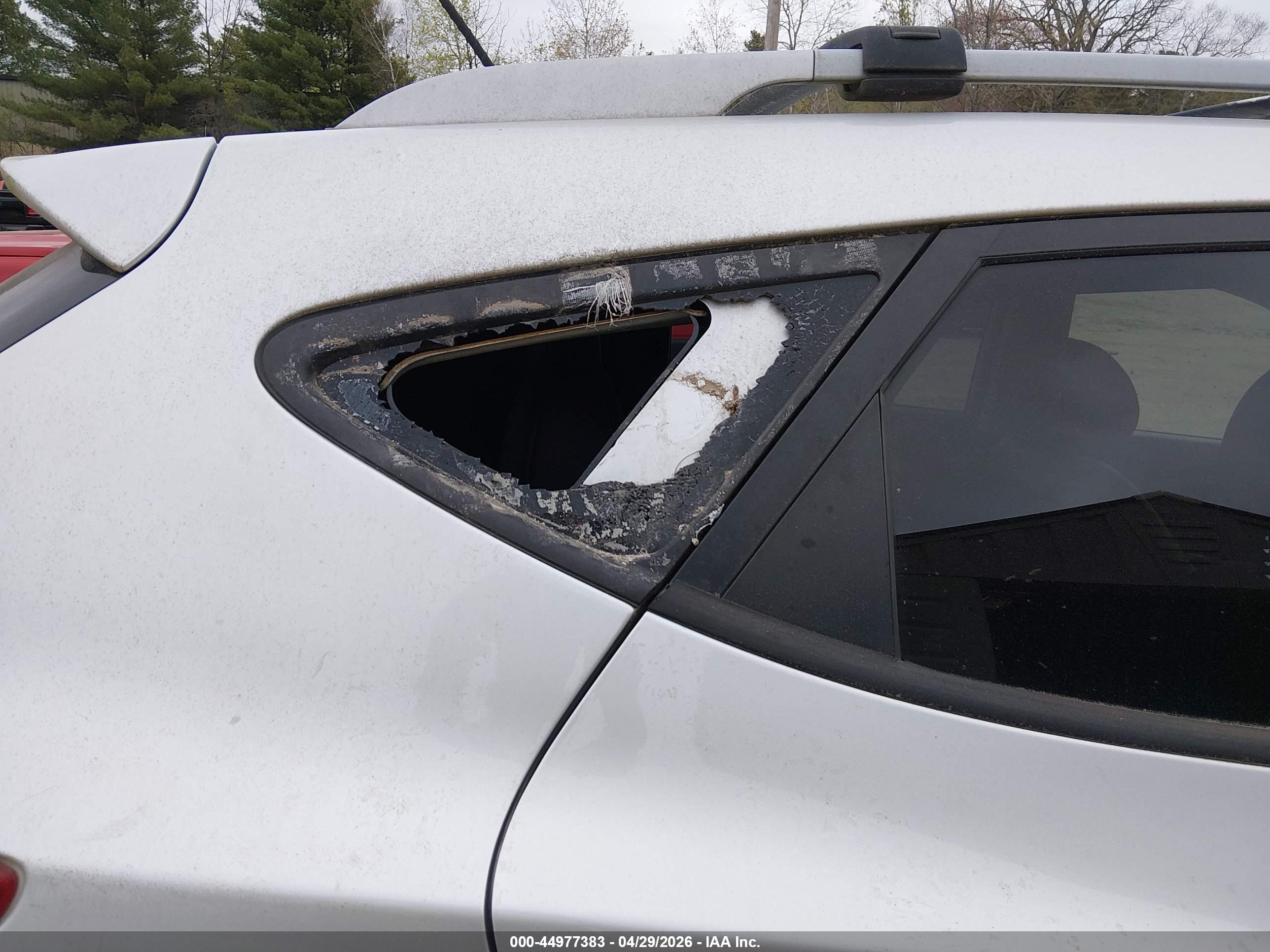 HYUNDAI TUCSON image 6