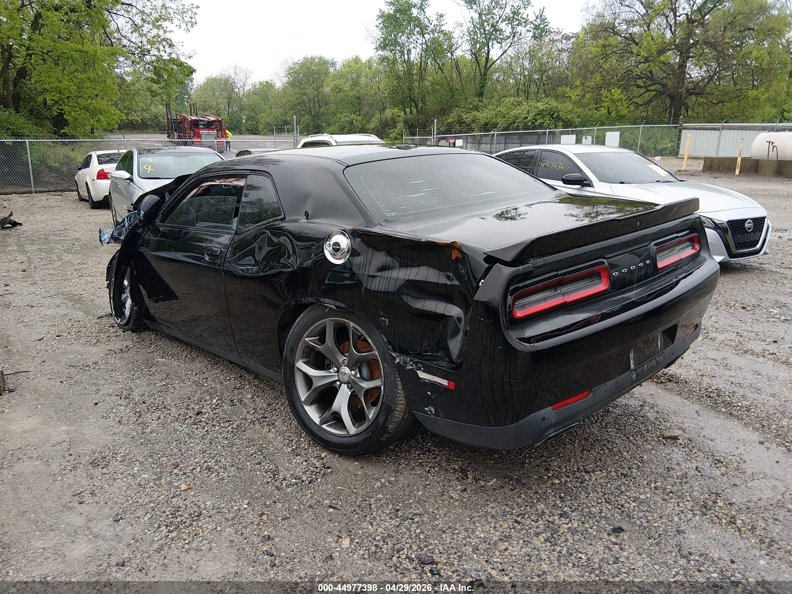 DODGE CHALLENGER image 3