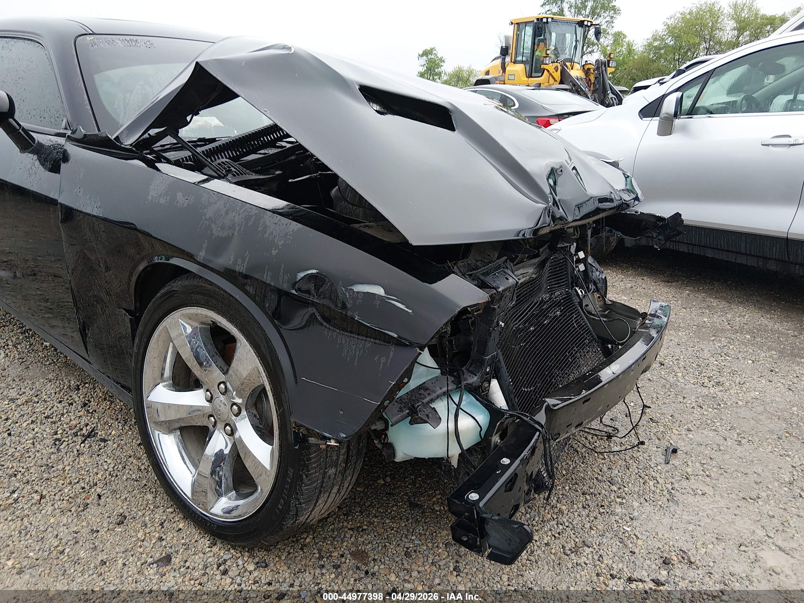 DODGE CHALLENGER image 6