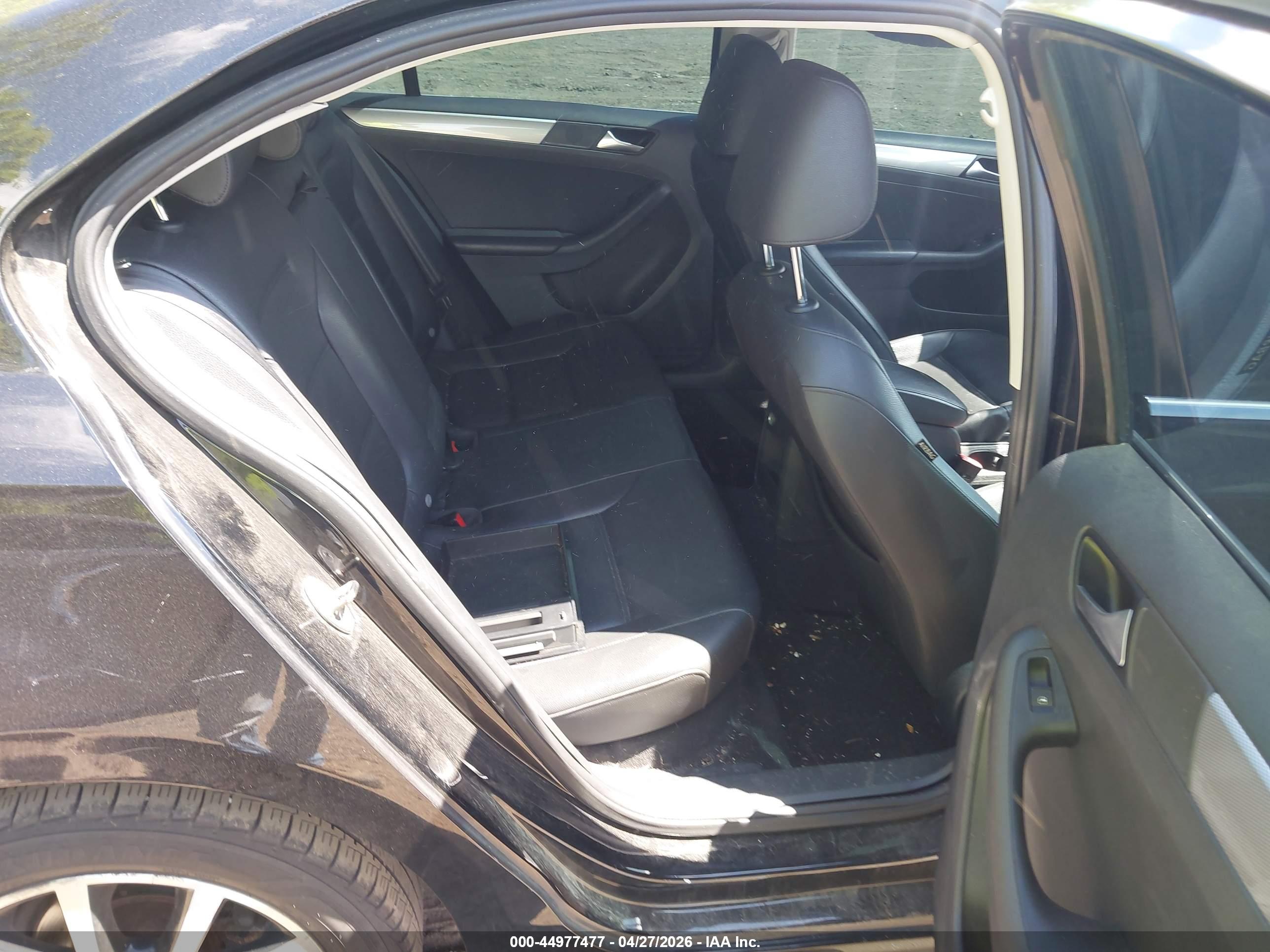 VOLKSWAGEN JETTA image 8