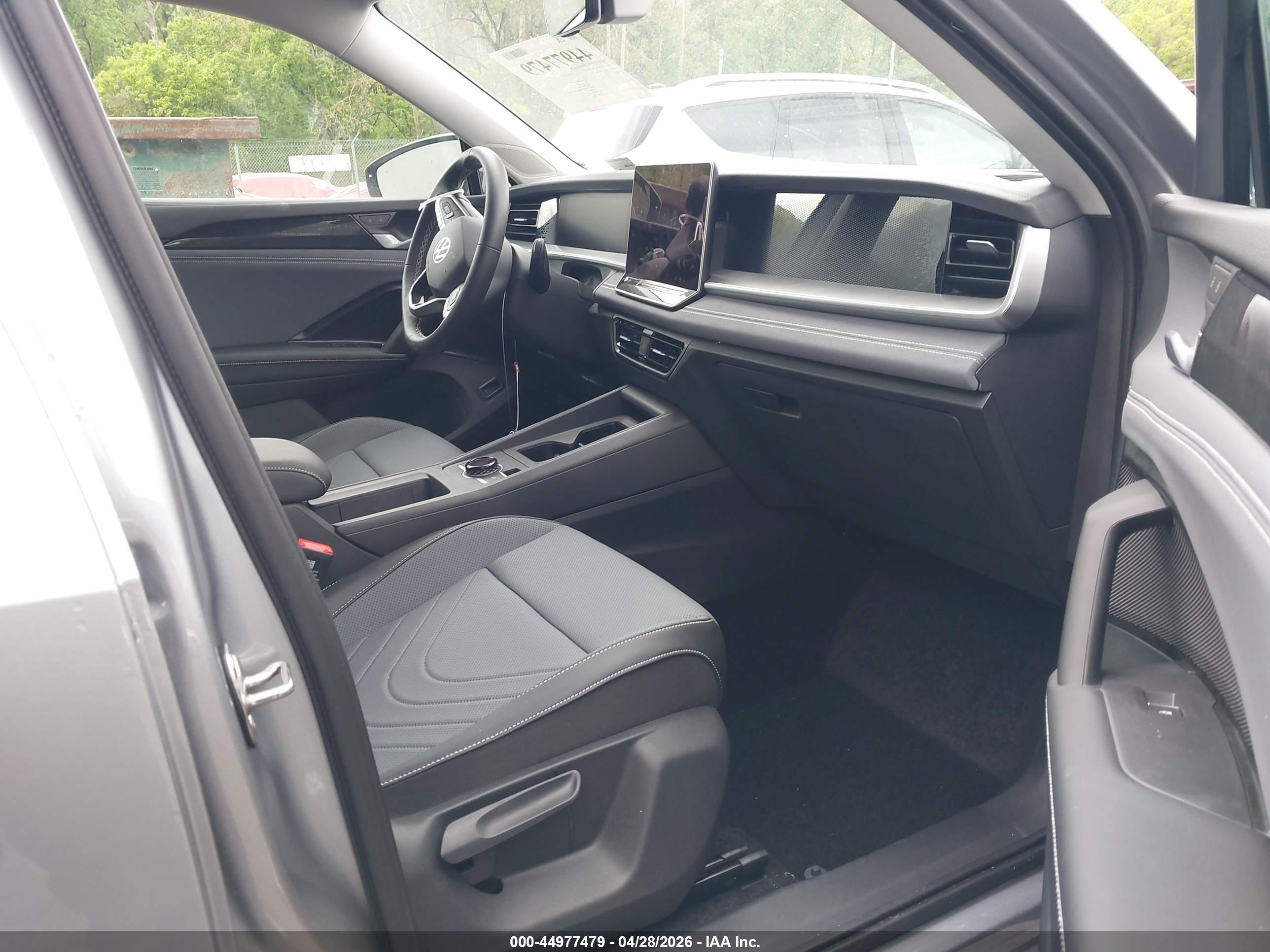 VOLKSWAGEN TIGUAN image 5
