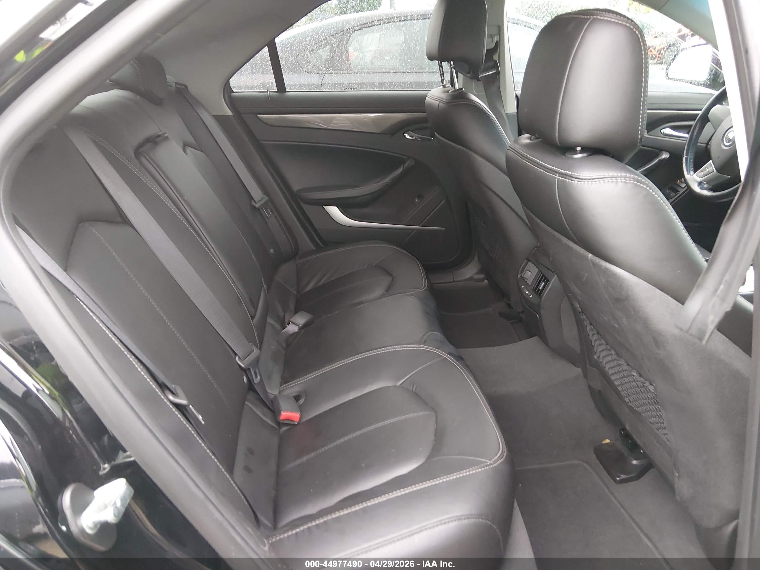 CADILLAC CTS image 8