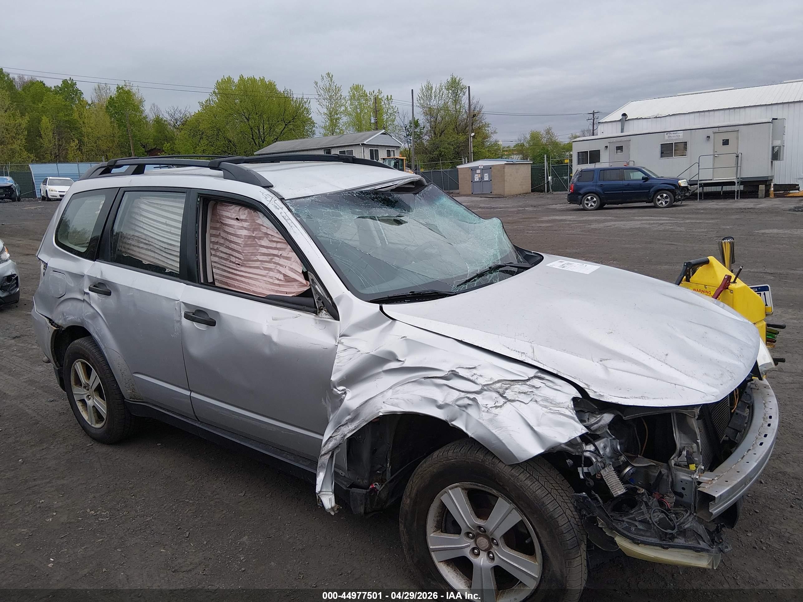 SUBARU FORESTER image 6