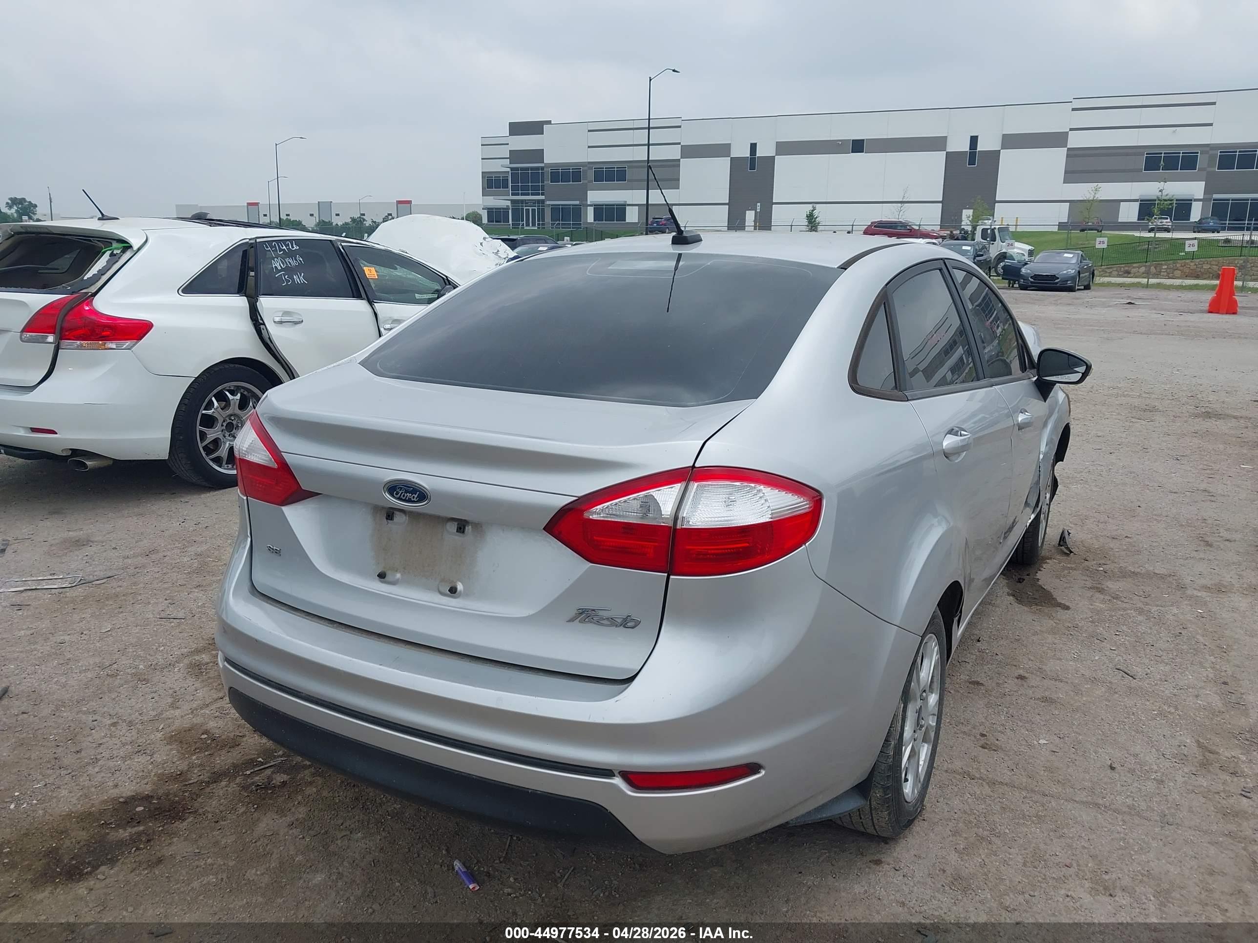 FORD FIESTA image 4