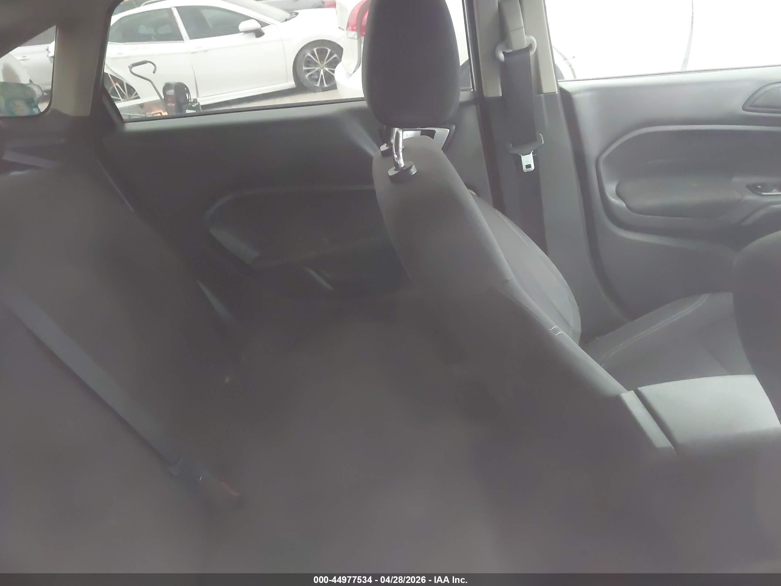 FORD FIESTA image 8