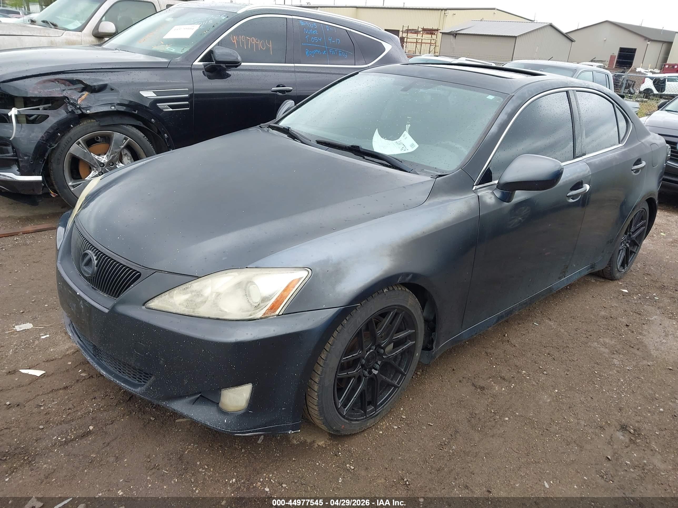 LEXUS IS image 2