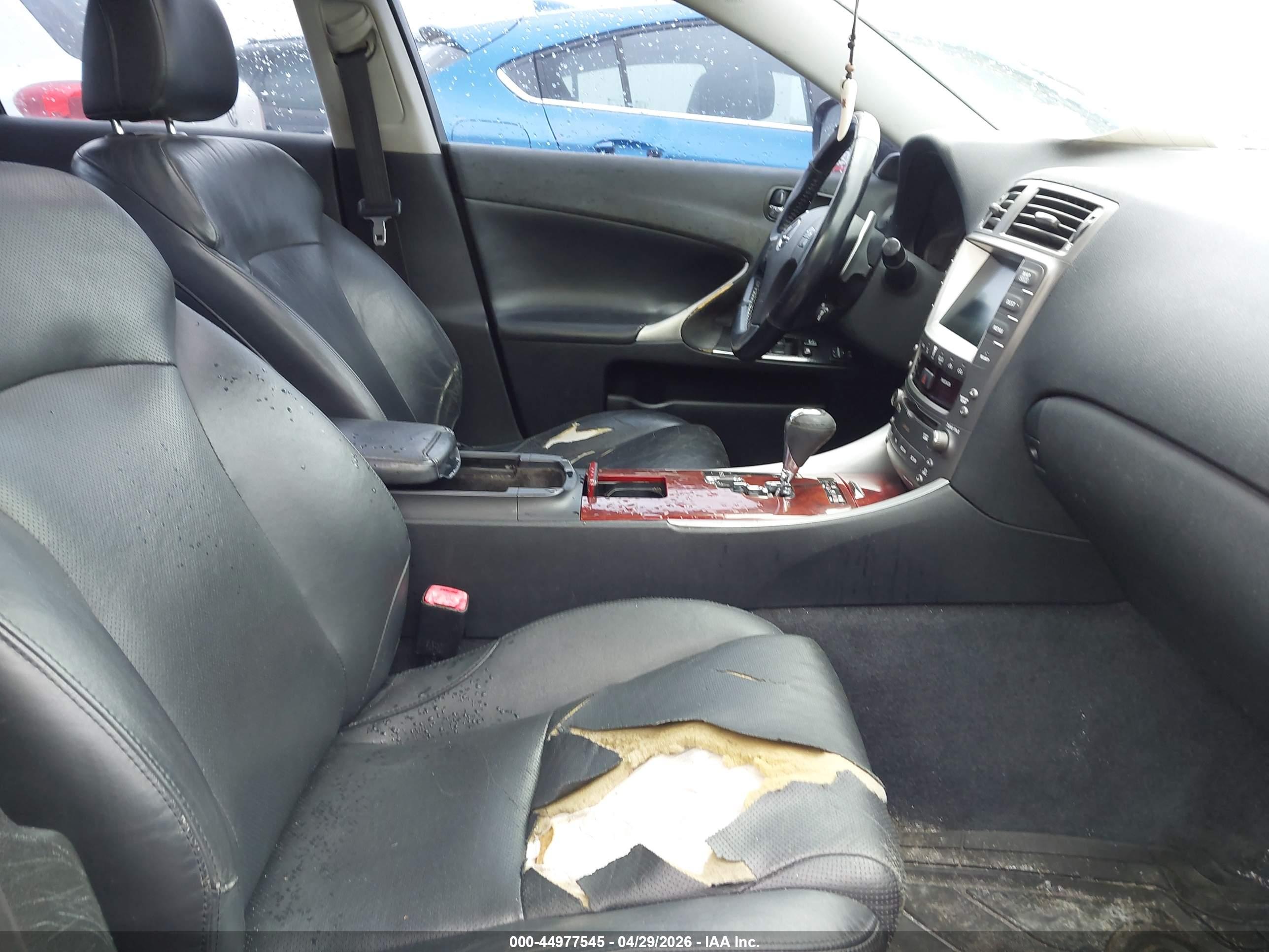 LEXUS IS image 5